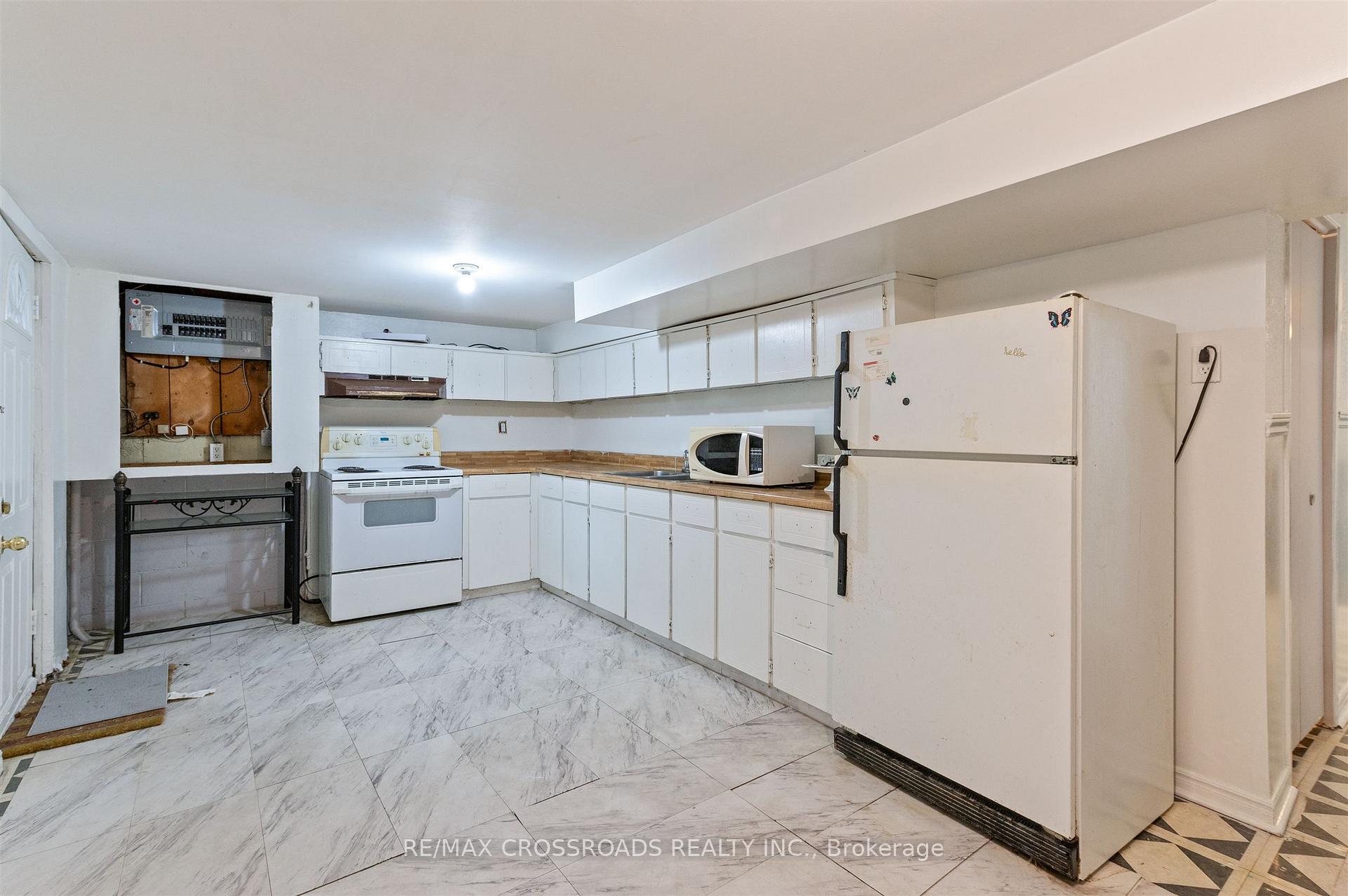 Photo 40 of 98 Willowridge Road, Etobicoke, Willowridge-Martingrove-Richview — HOMEH