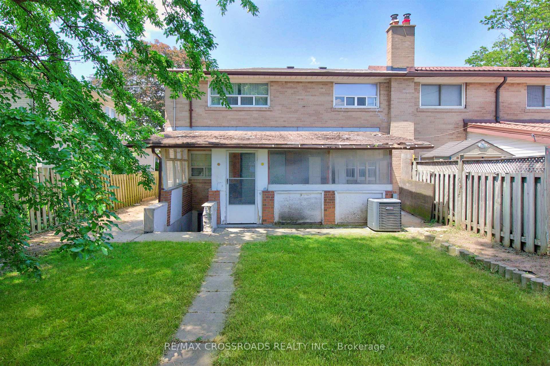 Photo 44 of 98 Willowridge Road, Etobicoke, Willowridge-Martingrove-Richview — HOMEH