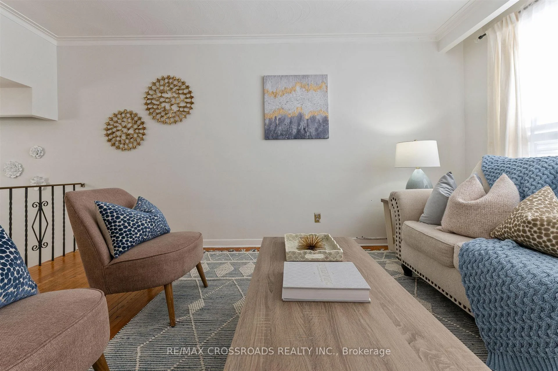 Photo 11 of 98 Willowridge Road, Etobicoke, Willowridge-Martingrove-Richview — HOMEH