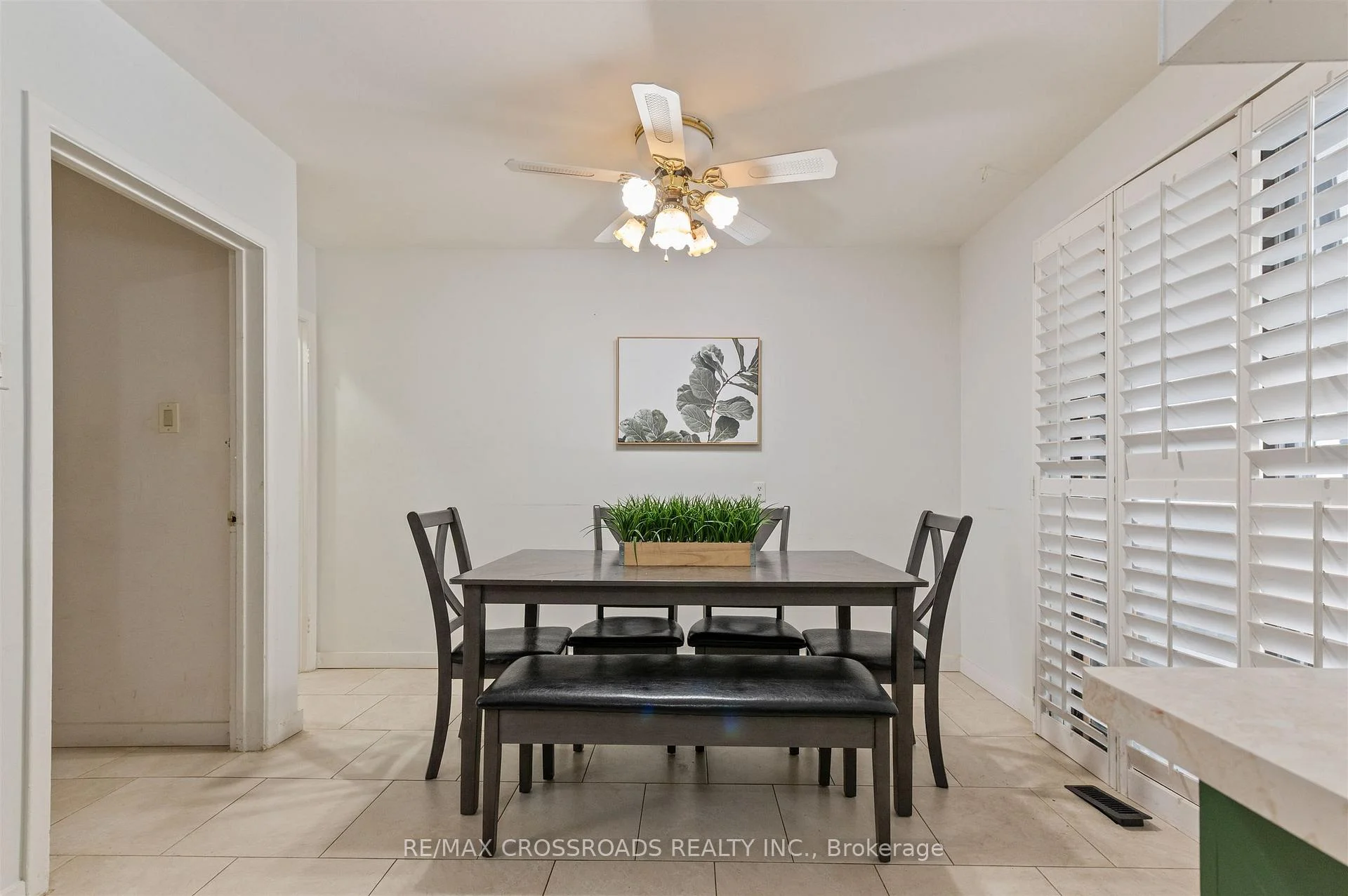 Photo 23 of 98 Willowridge Road, Etobicoke, Willowridge-Martingrove-Richview — HOMEH