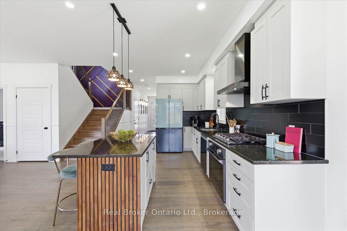 Photo 10 of 92 Moon Crescent, Cambridge, Blair Road — HOMEH