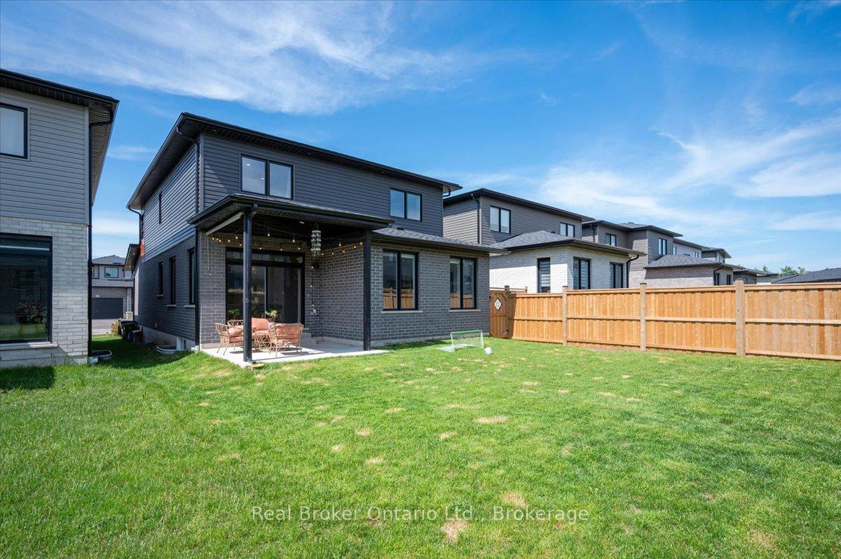 Photo 36 of 92 Moon Crescent, Cambridge, Blair Road — HOMEH