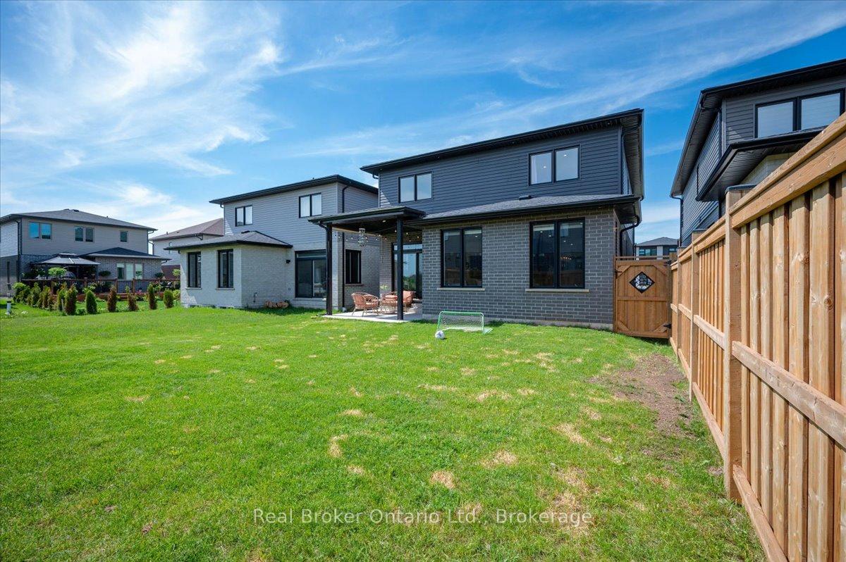Photo 37 of 92 Moon Crescent, Cambridge, Blair Road — HOMEH