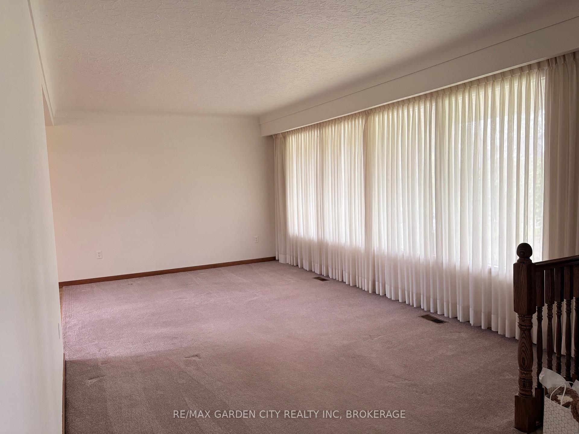 Photo 5 of 51 Bacon Lane, Pelham, Fonthill — HOMEH
