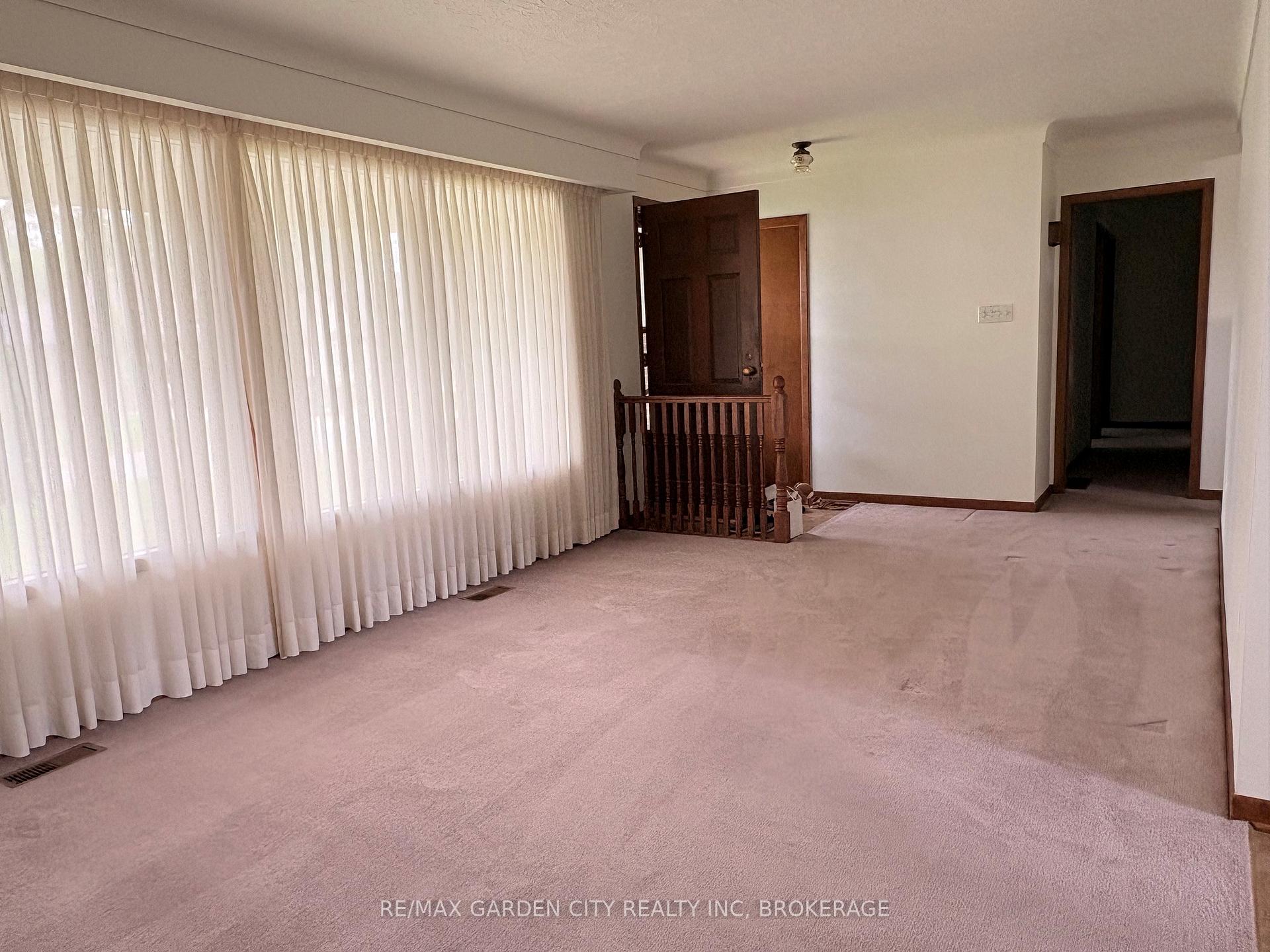 Photo 6 of 51 Bacon Lane, Pelham, Fonthill — HOMEH