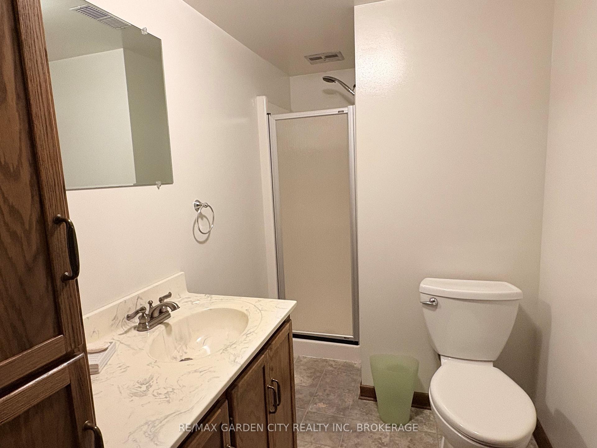 Photo 25 of 51 Bacon Lane, Pelham, Fonthill — HOMEH