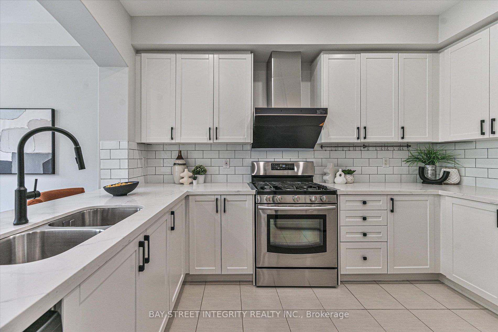 Photo 7 of 49 Victor Herbert Way, Markham, Cathedraltown — HOMEH
