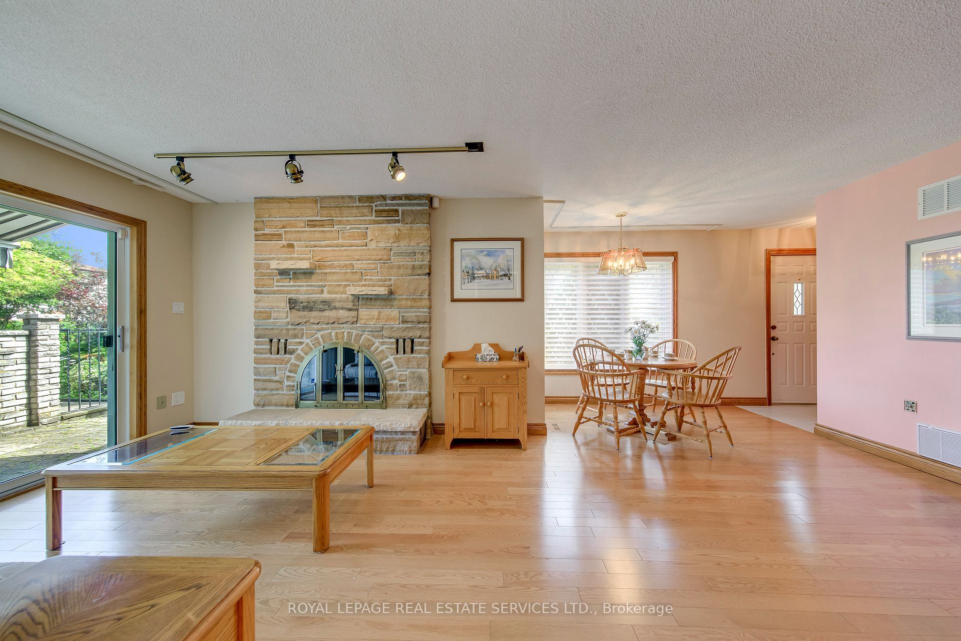 Photo 14 of 14 Governor Grove Crescent, Brampton, Brampton South — HOMEH