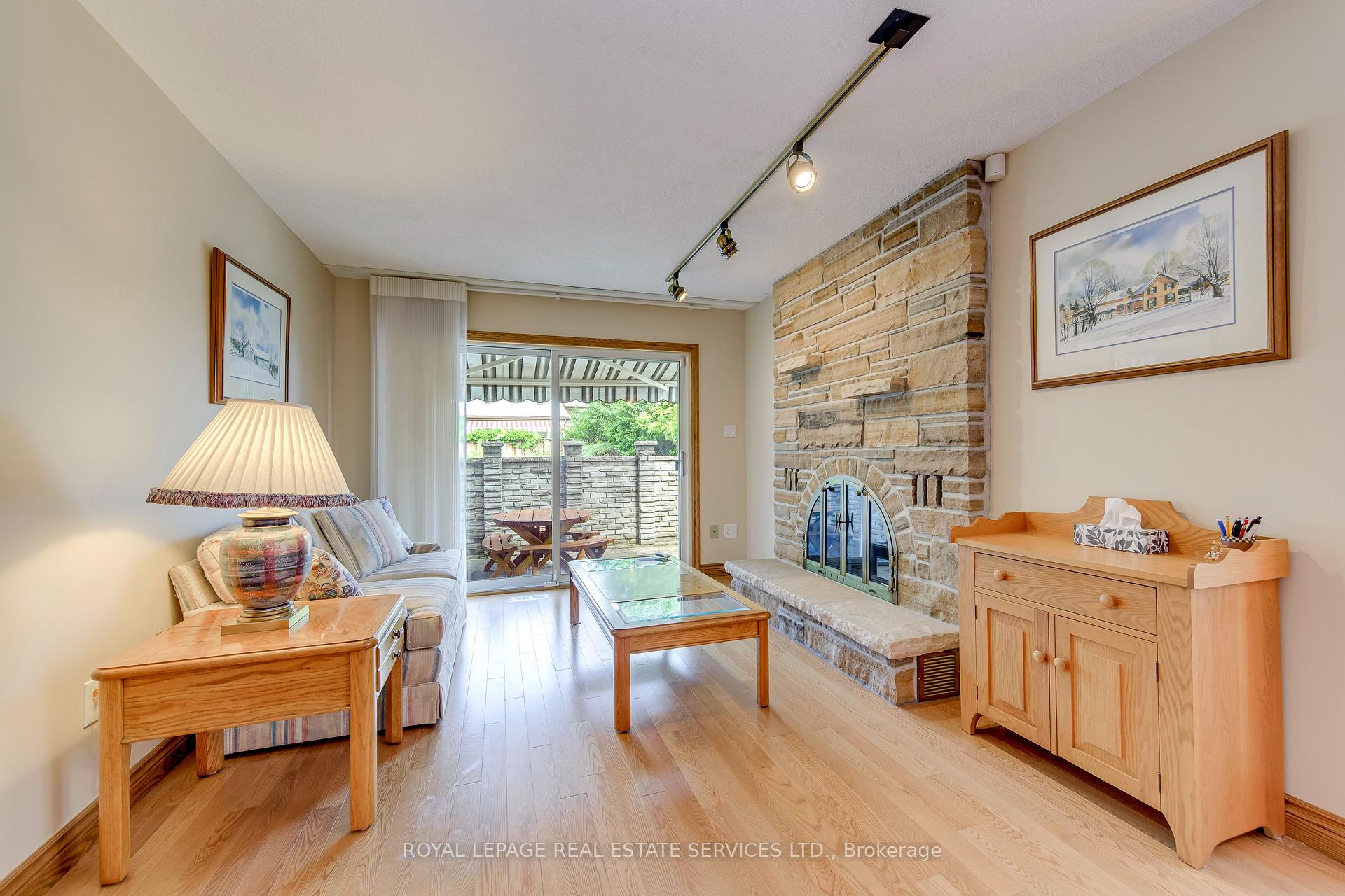Photo 15 of 14 Governor Grove Crescent, Brampton, Brampton South — HOMEH