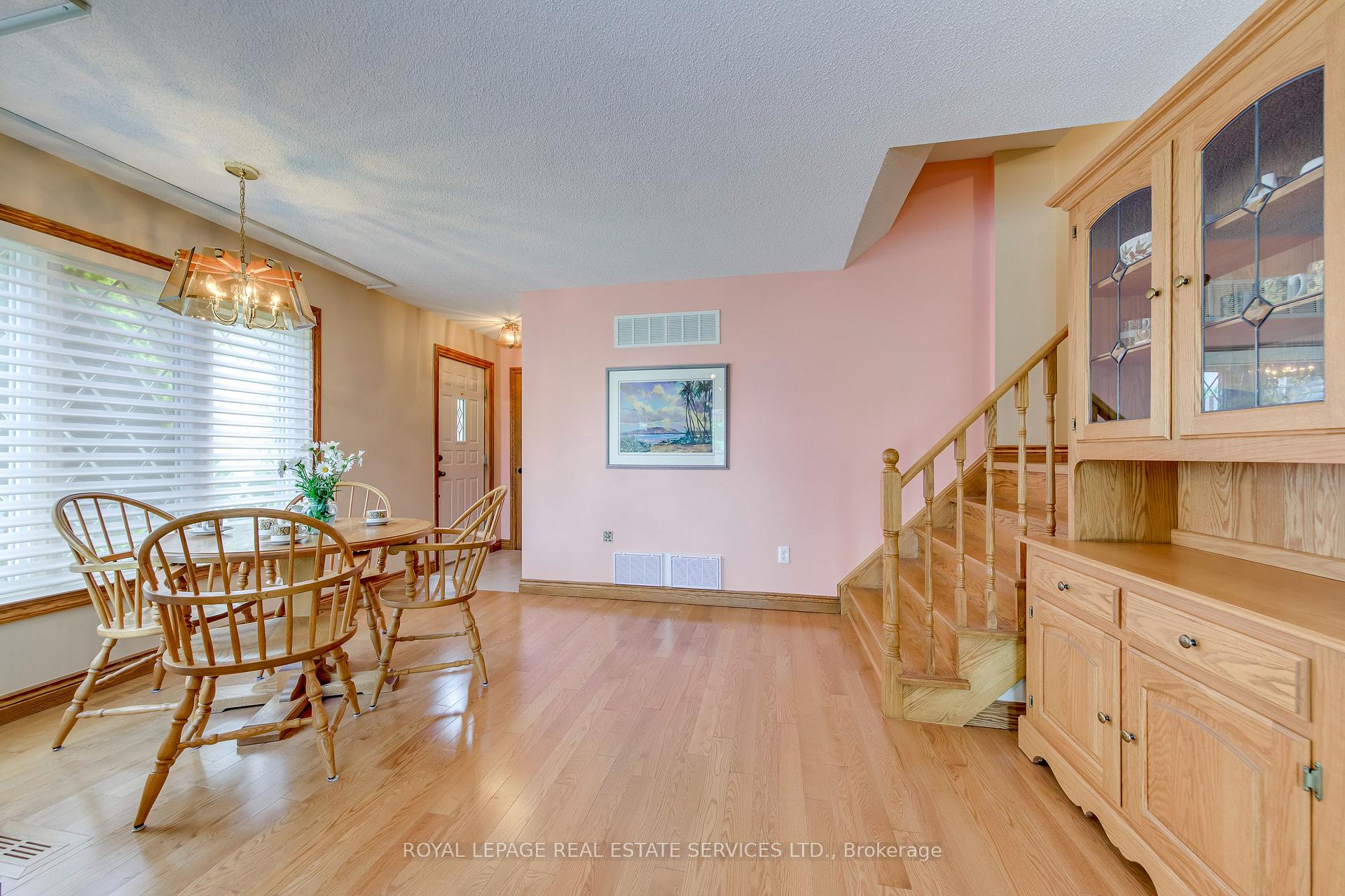 Photo 16 of 14 Governor Grove Crescent, Brampton, Brampton South — HOMEH