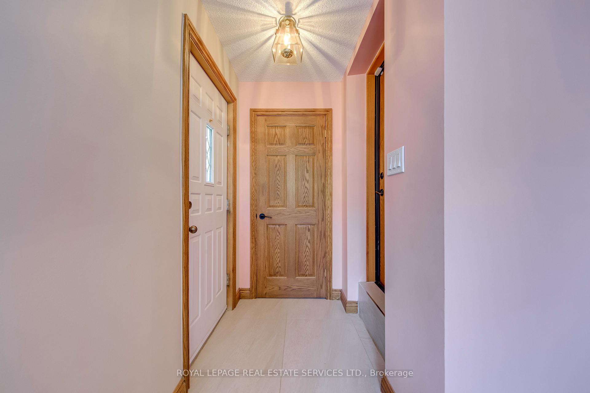 Photo 18 of 14 Governor Grove Crescent, Brampton, Brampton South — HOMEH