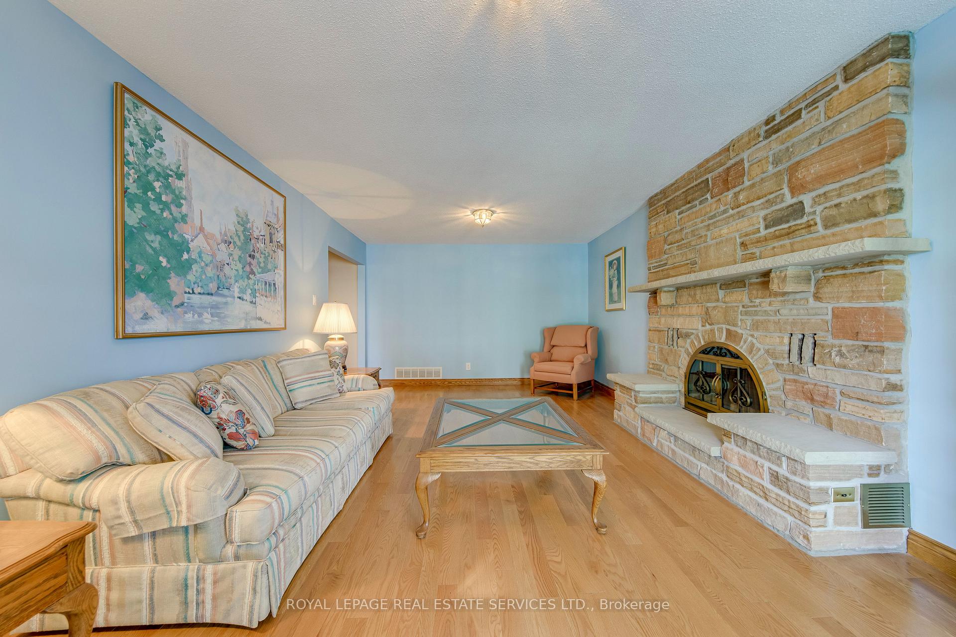 Photo 21 of 14 Governor Grove Crescent, Brampton, Brampton South — HOMEH