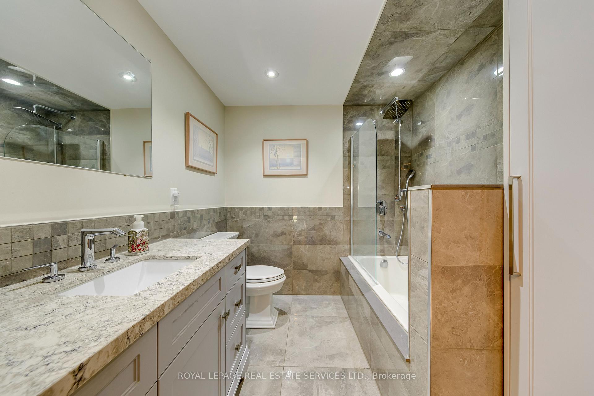 Photo 33 of 14 Governor Grove Crescent, Brampton, Brampton South — HOMEH