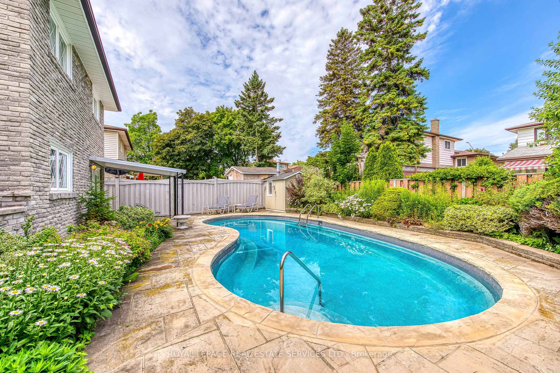 Photo 42 of 14 Governor Grove Crescent, Brampton, Brampton South — HOMEH