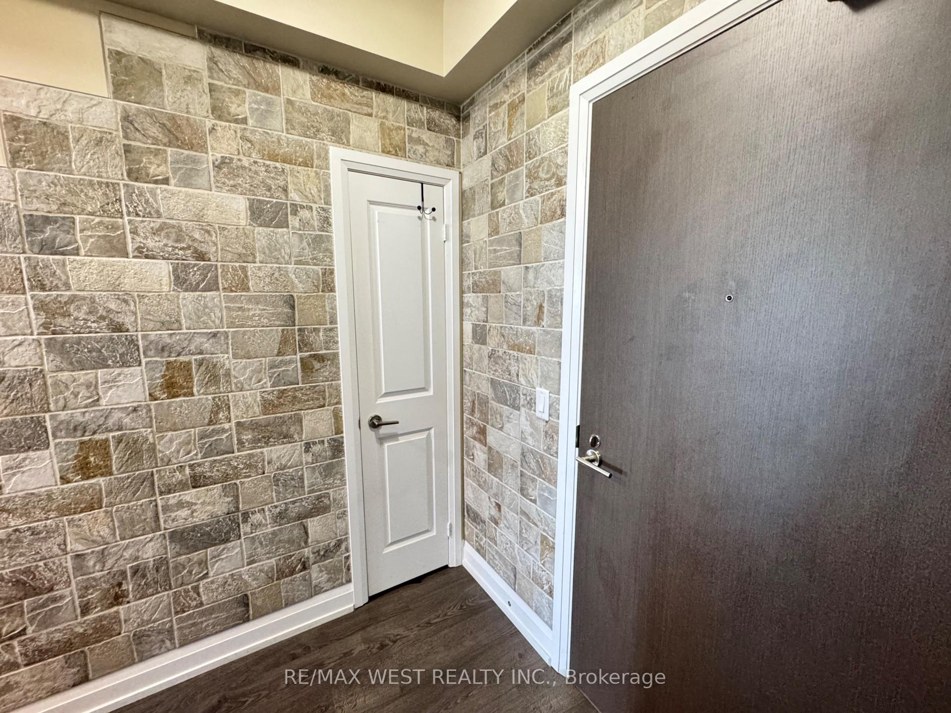 Photo 3 of Unit 714, 7900 Bathurst Street, Vaughan, Beverley Glen — HOMEH