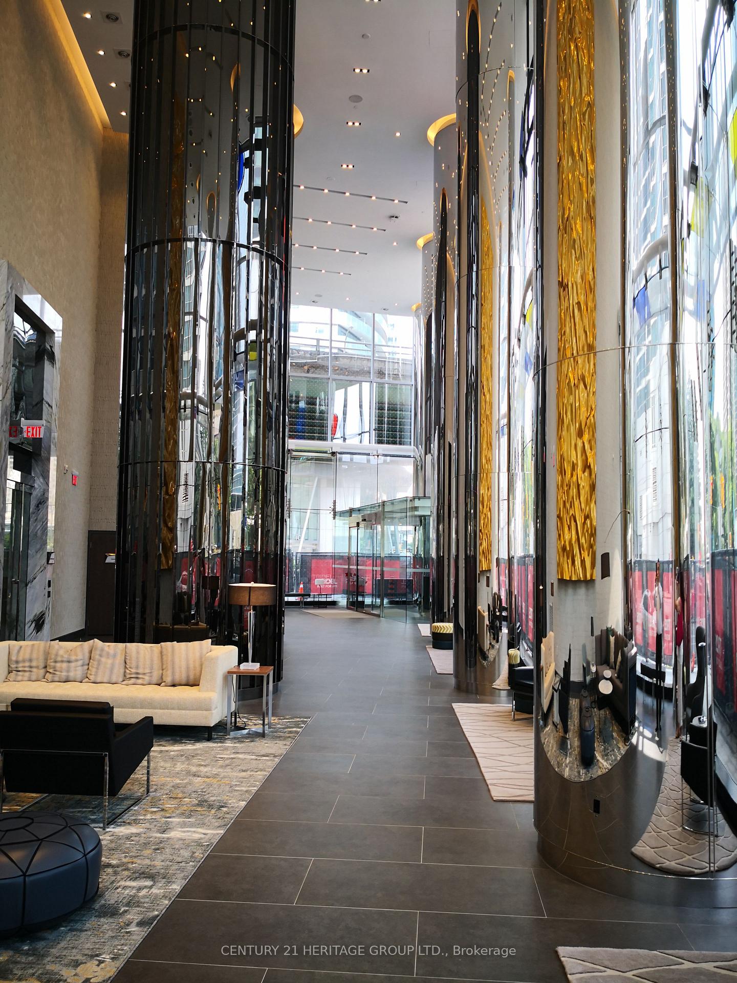 Photo 4 of Unit 3002, 10 York Street, Toronto, Waterfront Communities — HOMEH