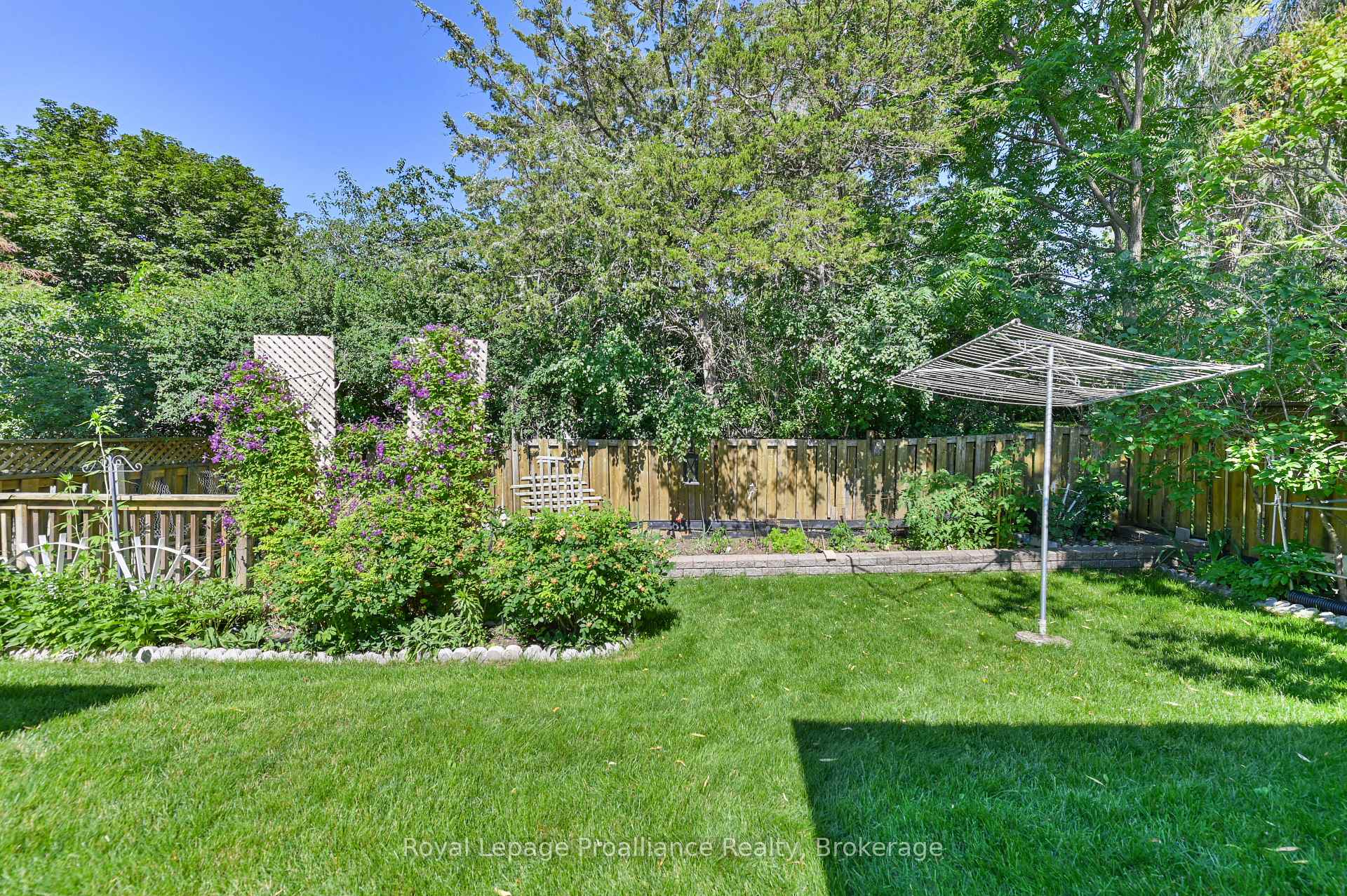 Photo 35 of 73 Finch Drive, Belleville, Belleville Ward — HOMEH