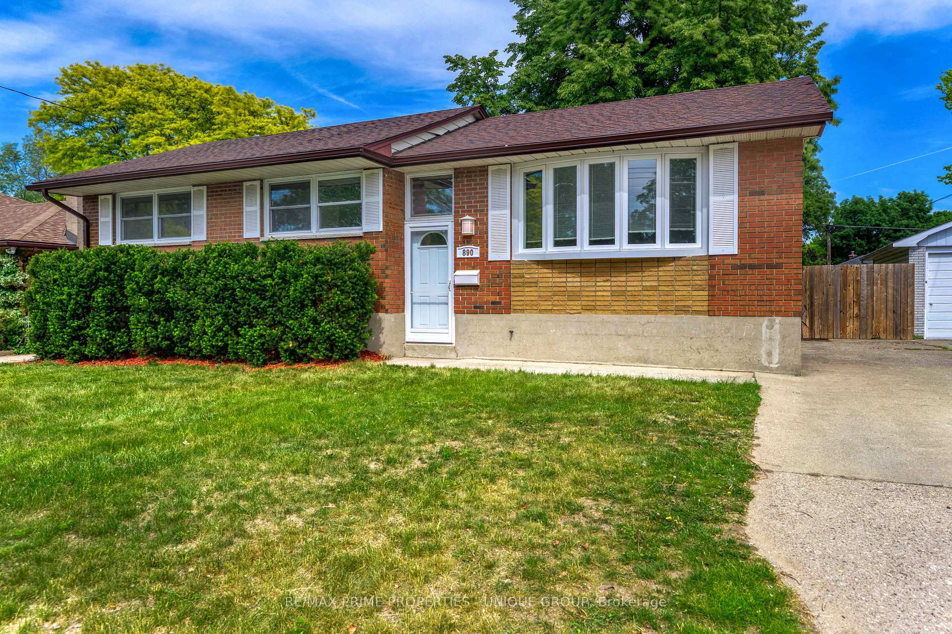 Front of 890 Hollands Avenue