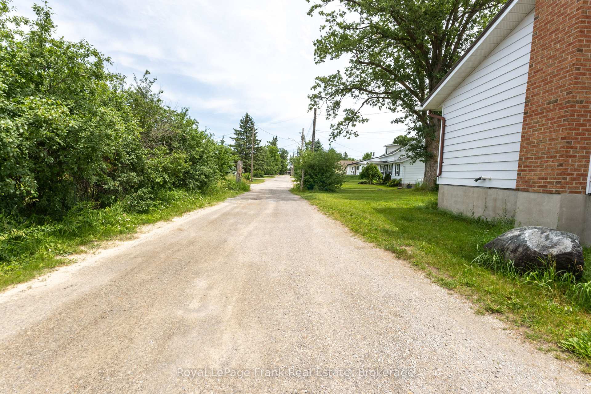 Photo 2 of 66 Jane Street, Kawartha Lakes, Bobcaygeon — HOMEH