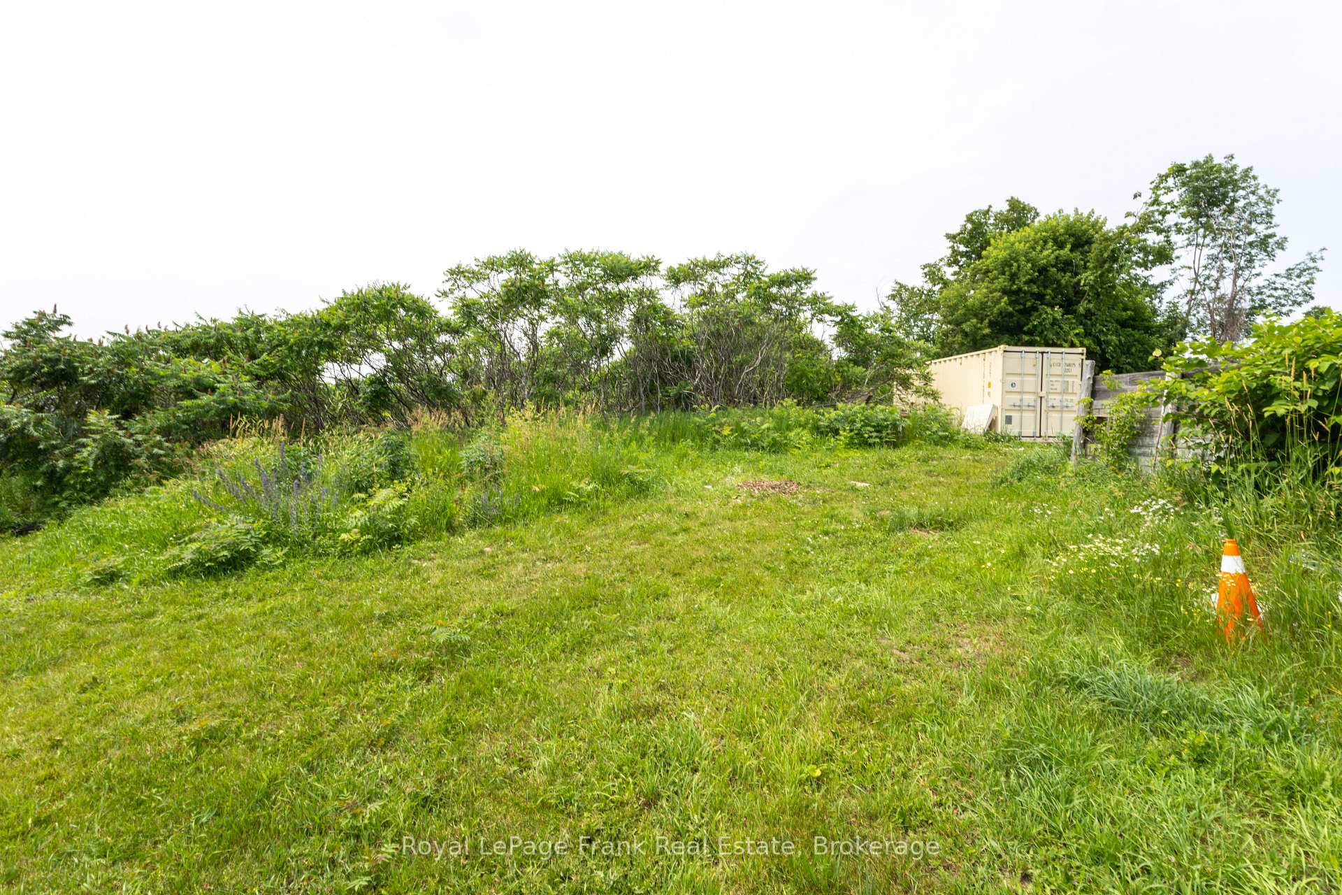 Photo 3 of 66 Jane Street, Kawartha Lakes, Bobcaygeon — HOMEH