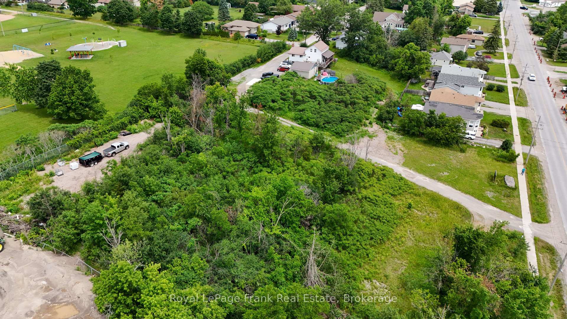 Photo 15 of 66 Jane Street, Kawartha Lakes, Bobcaygeon — HOMEH