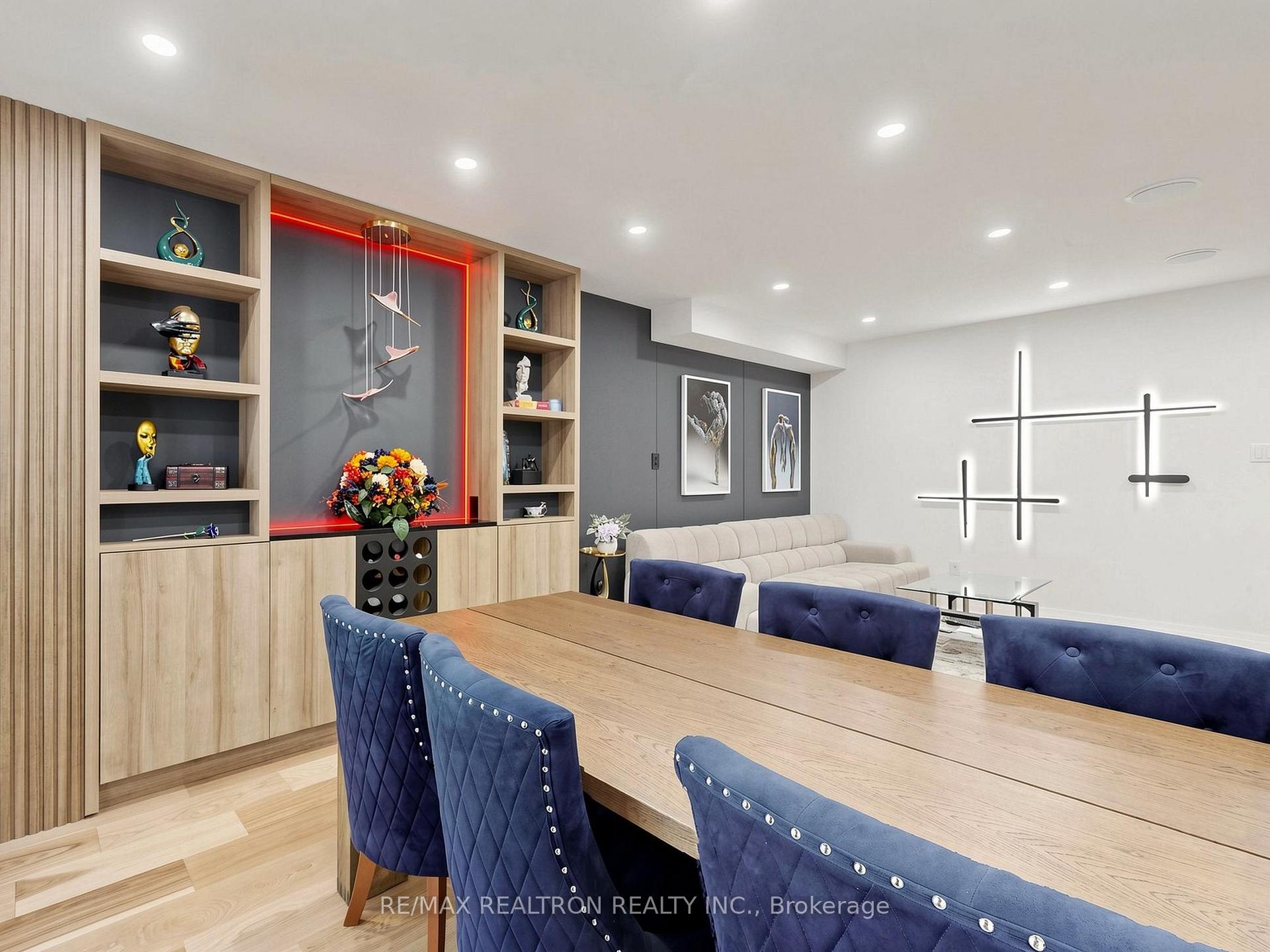Photo 4 of 68 Dallimore Circle, North York, Banbury-Don Mills — HOMEH