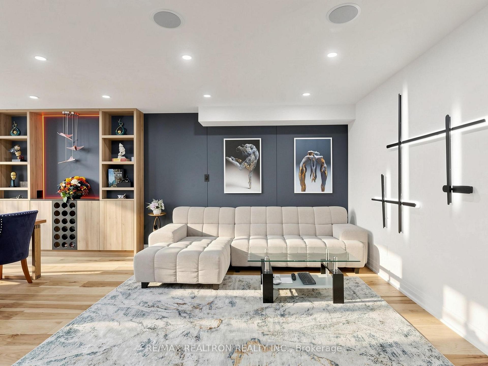 Photo 53 of 68 Dallimore Circle, North York, Banbury-Don Mills — HOMEH