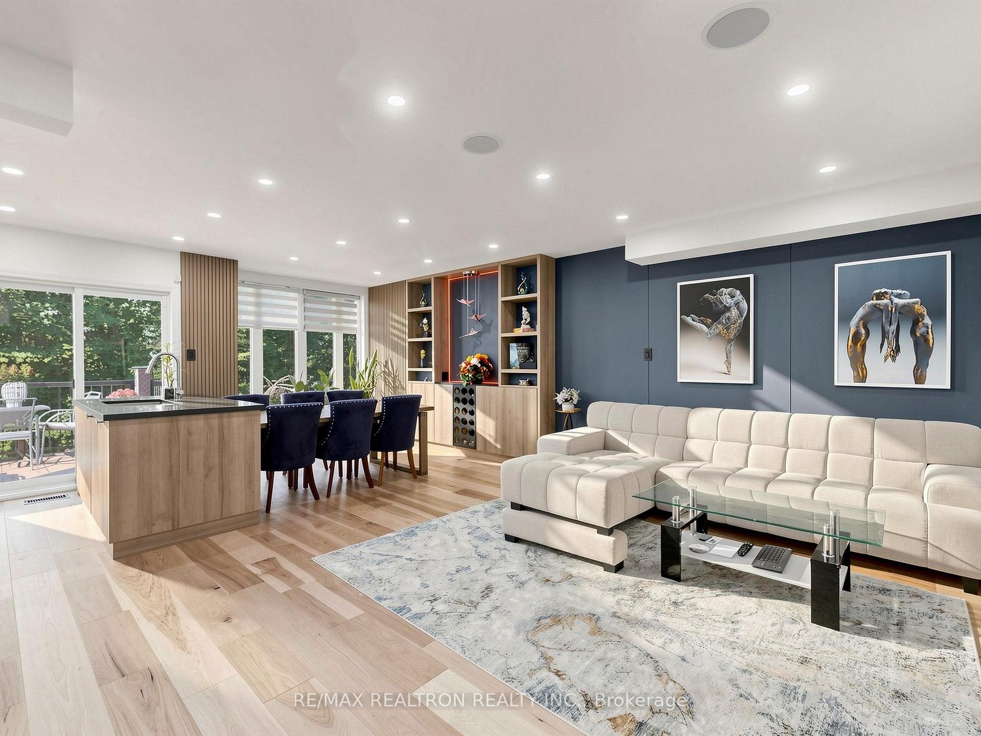 Photo 55 of 68 Dallimore Circle, North York, Banbury-Don Mills — HOMEH
