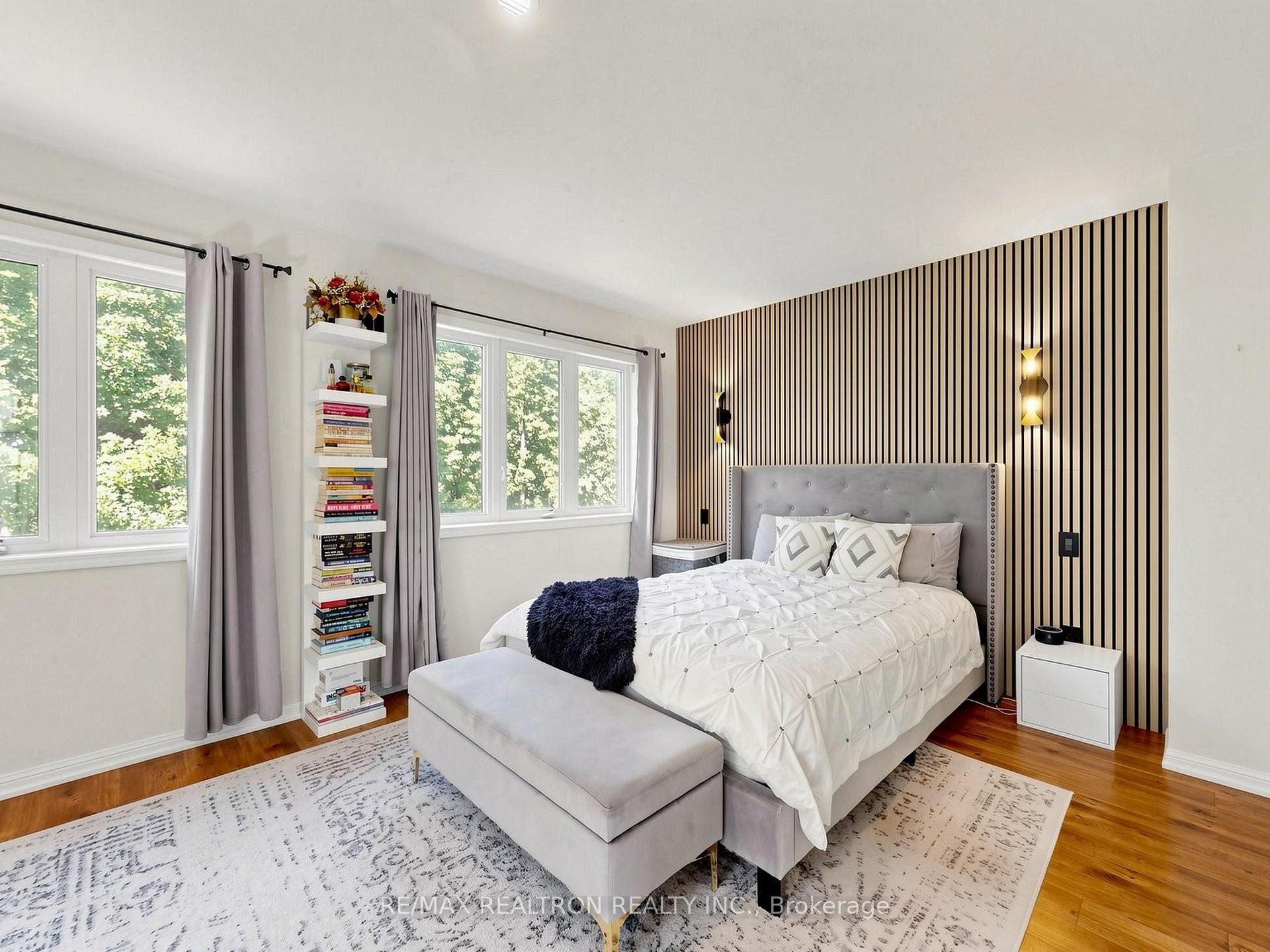 Photo 56 of 68 Dallimore Circle, North York, Banbury-Don Mills — HOMEH