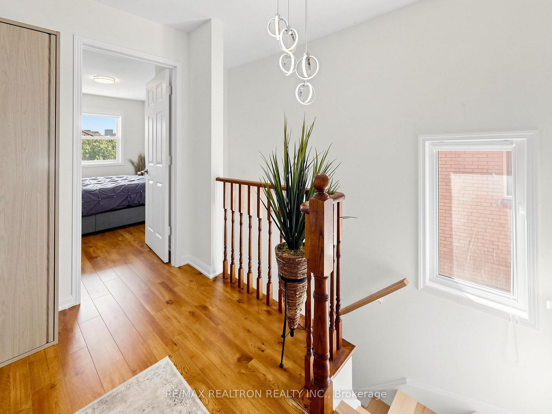Photo 57 of 68 Dallimore Circle, North York, Banbury-Don Mills — HOMEH
