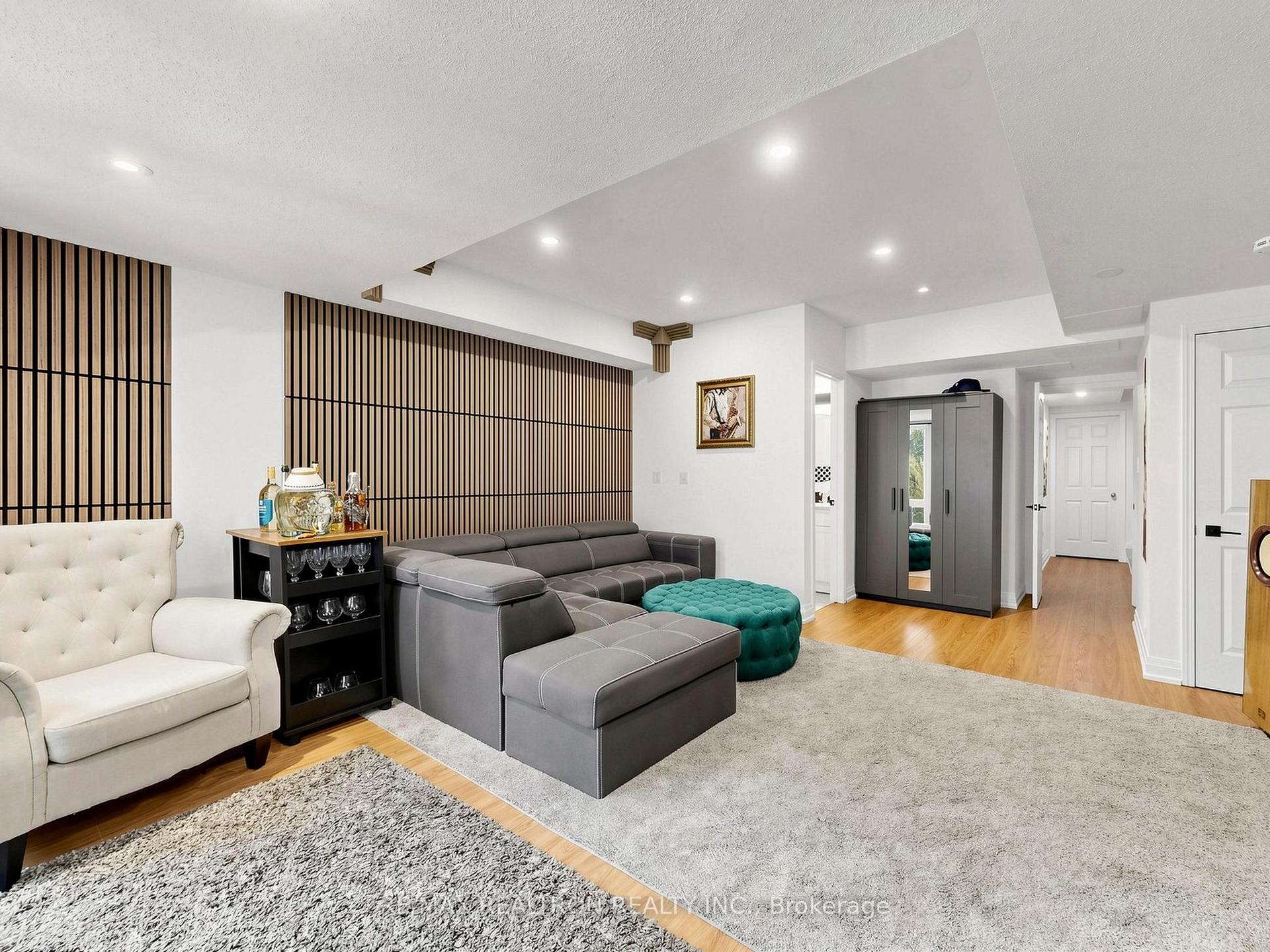 Photo 69 of 68 Dallimore Circle, North York, Banbury-Don Mills — HOMEH