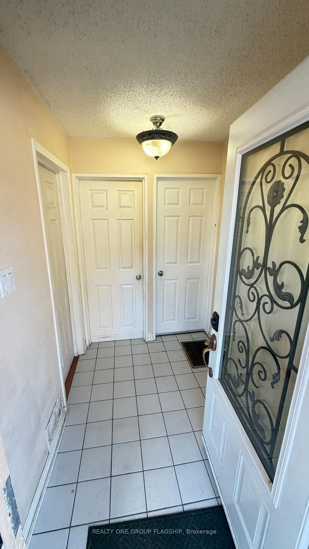 Photo 4 of 567 Rogers Road, Toronto, Keelesdale-Eglinton West — HOMEH