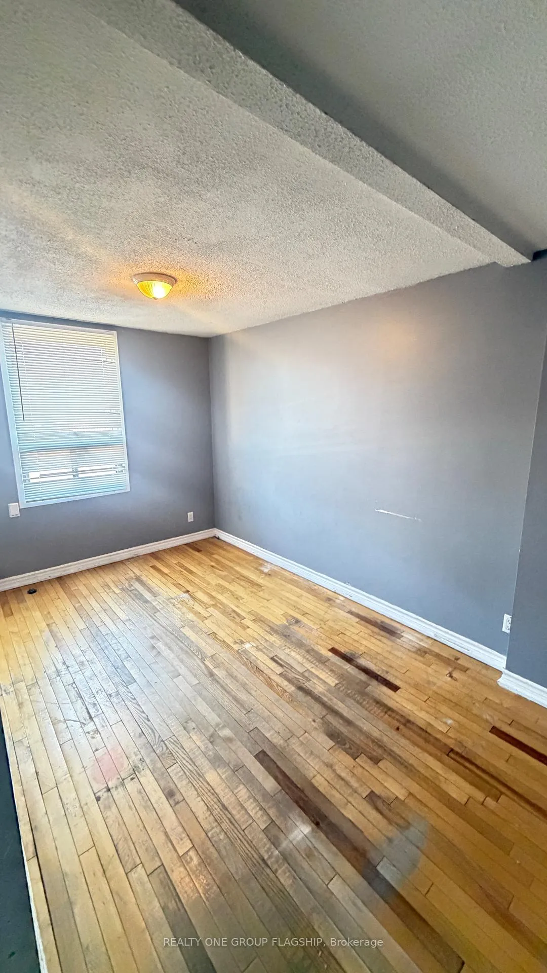 Photo 7 of 567 Rogers Road, Toronto, Keelesdale-Eglinton West — HOMEH