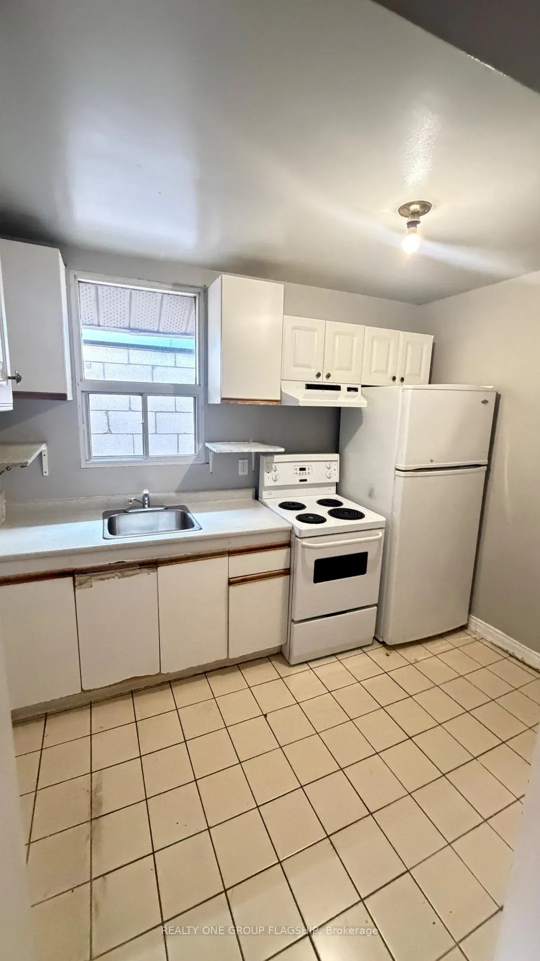 Photo 8 of 567 Rogers Road, Toronto, Keelesdale-Eglinton West — HOMEH