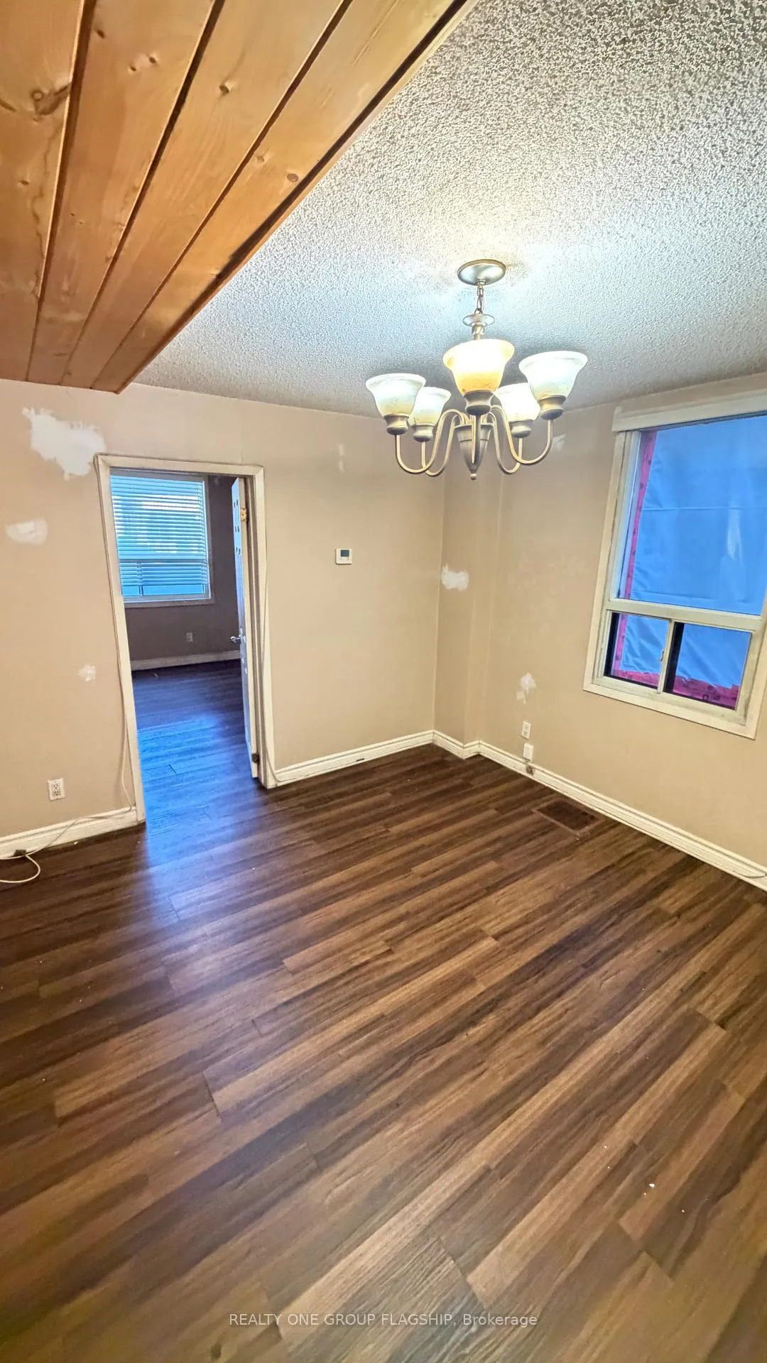 Photo 13 of 567 Rogers Road, Toronto, Keelesdale-Eglinton West — HOMEH