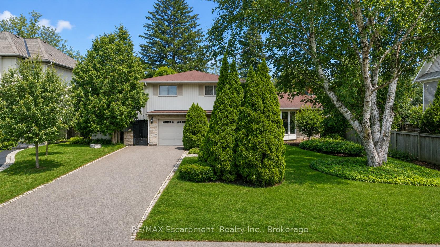 Photo 3 of 195 Wilton Street, Burlington, Roseland — HOMEH