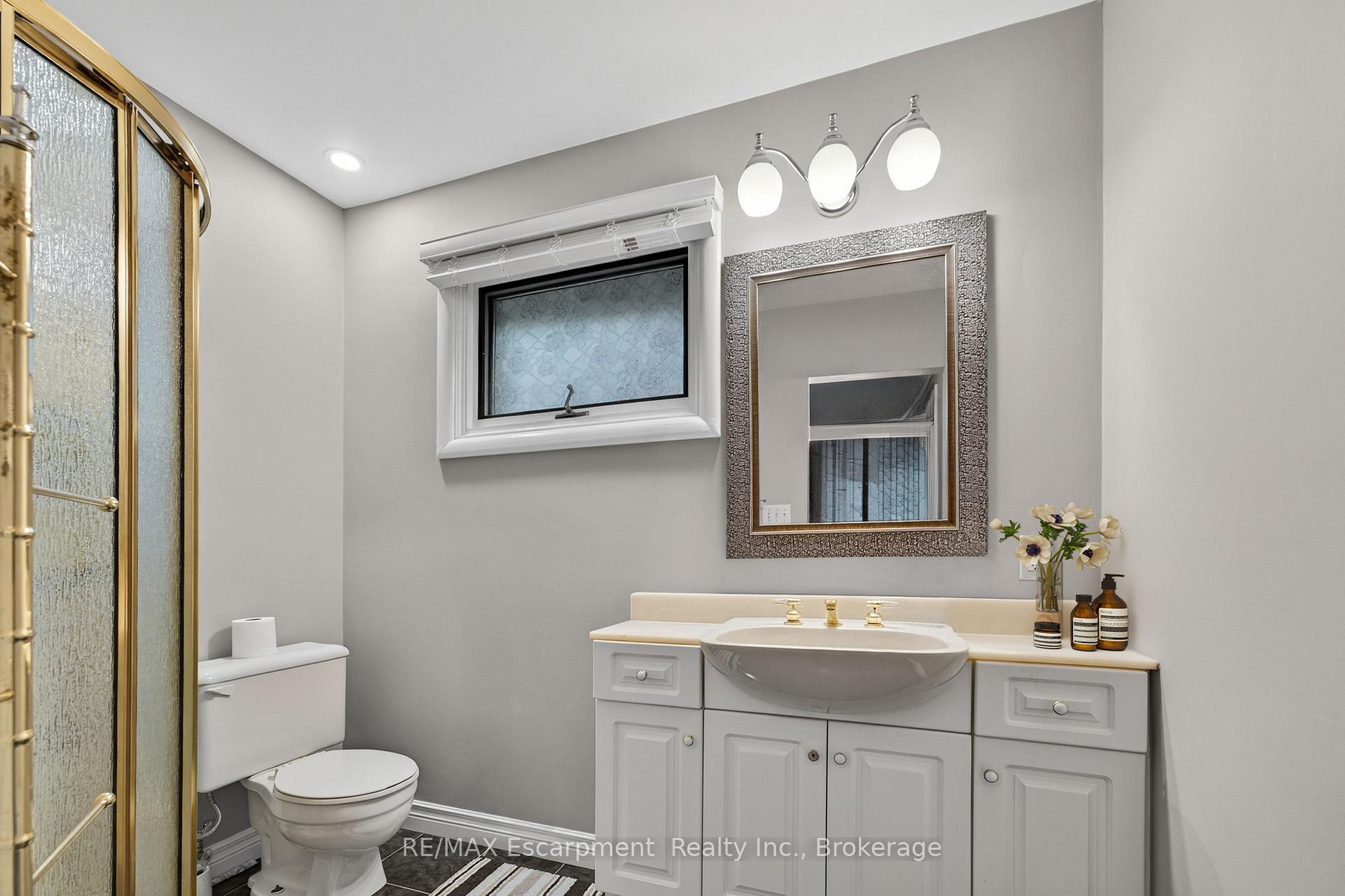 Photo 26 of 195 Wilton Street, Burlington, Roseland — HOMEH