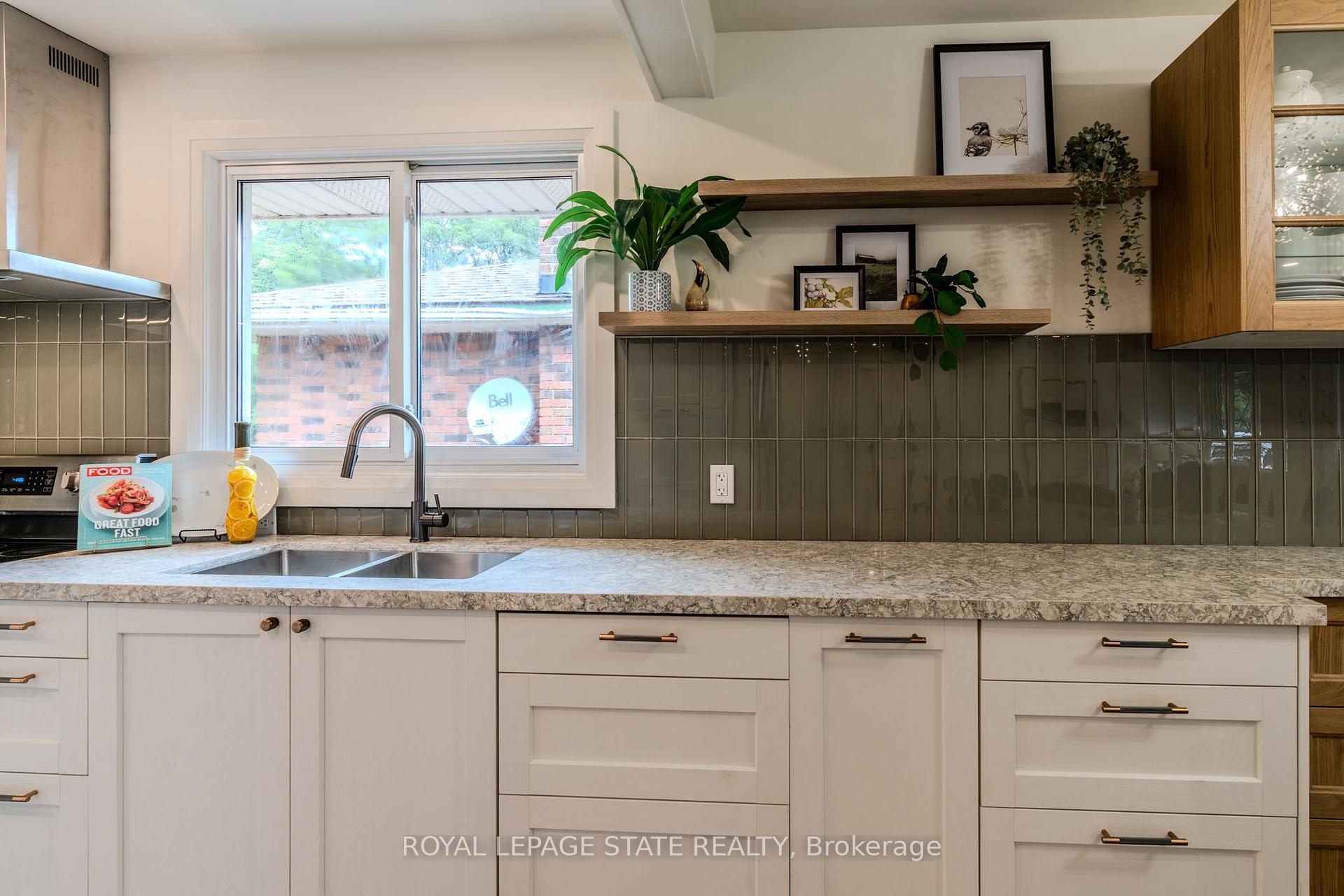 Photo 8 of 17 Woodsview Avenue, Grimsby, Grimsby Beach — HOMEH