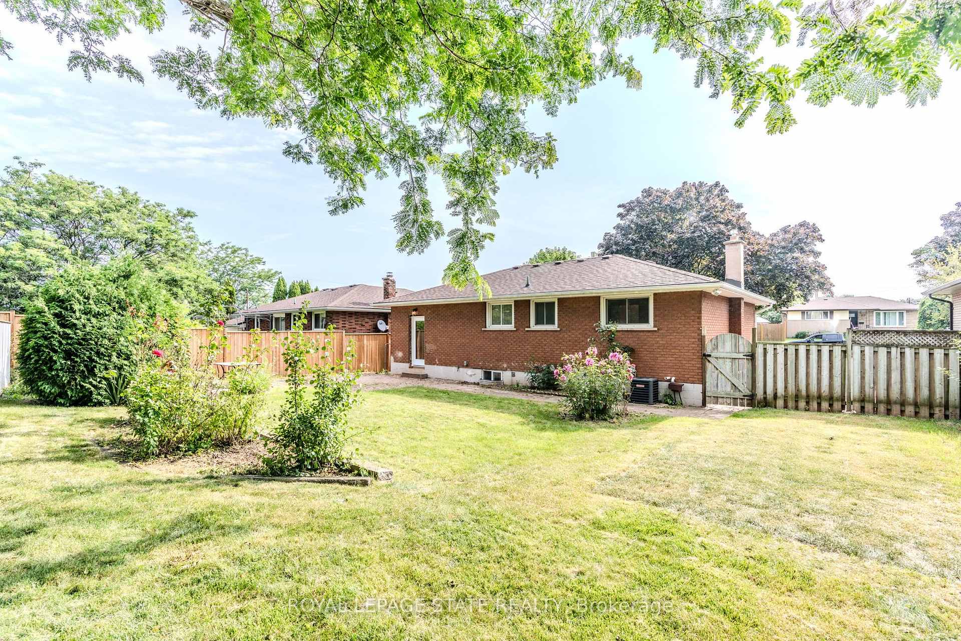 Photo 28 of 17 Woodsview Avenue, Grimsby, Grimsby Beach — HOMEH