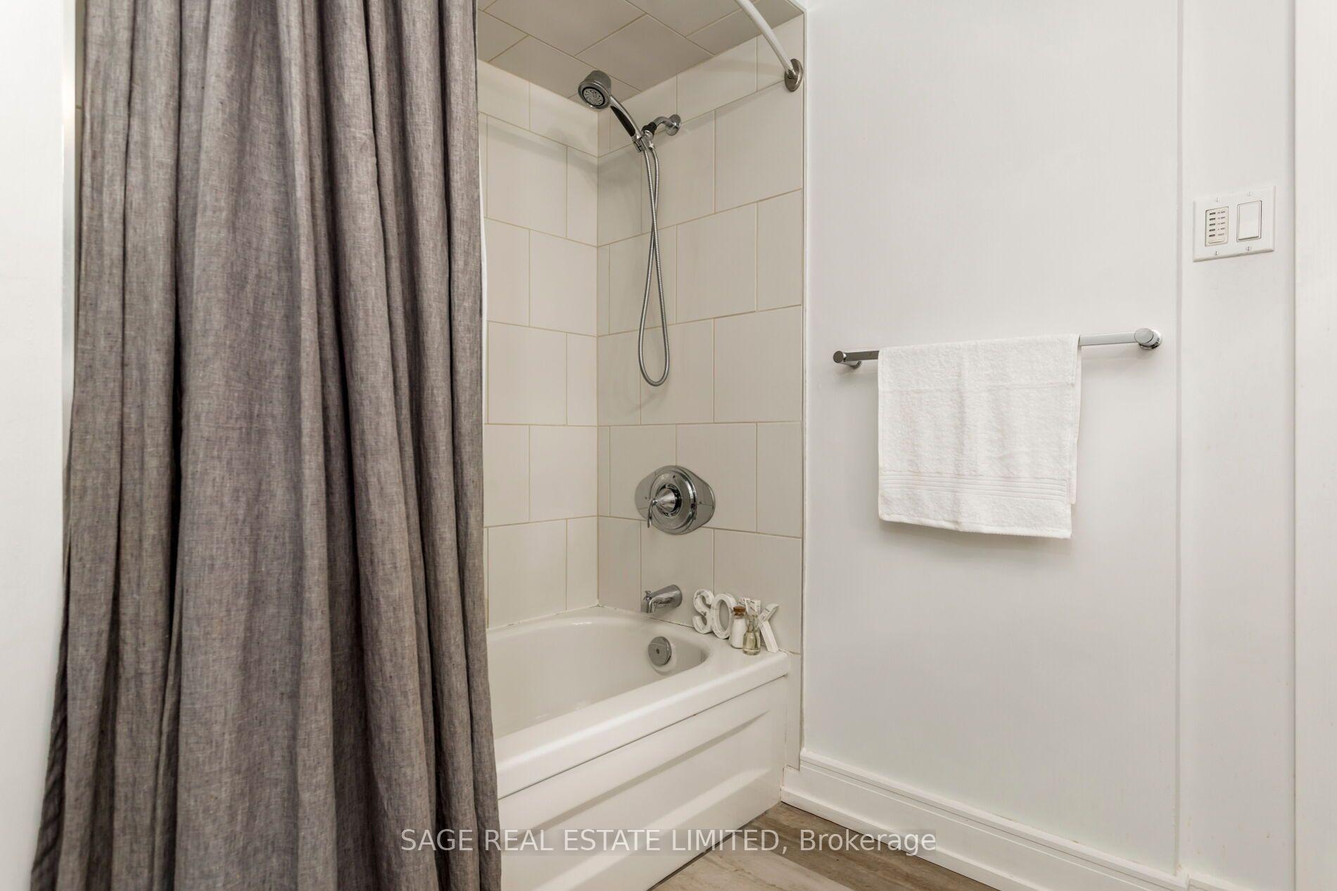 Photo 31 of 2194 Yorkshire Crescent, Burlington, Brant — HOMEH