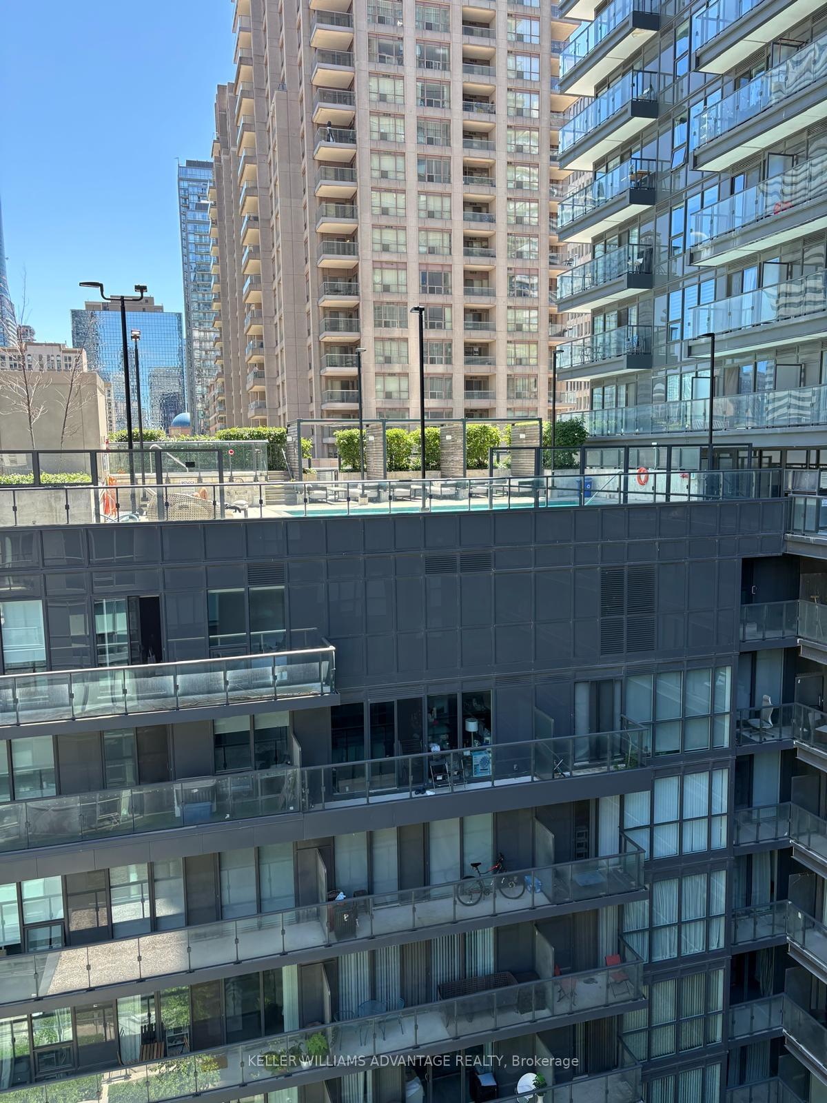 Photo 6 of Unit 1218, 955 Bay Street, Toronto, Bay Street Corridor — HOMEH