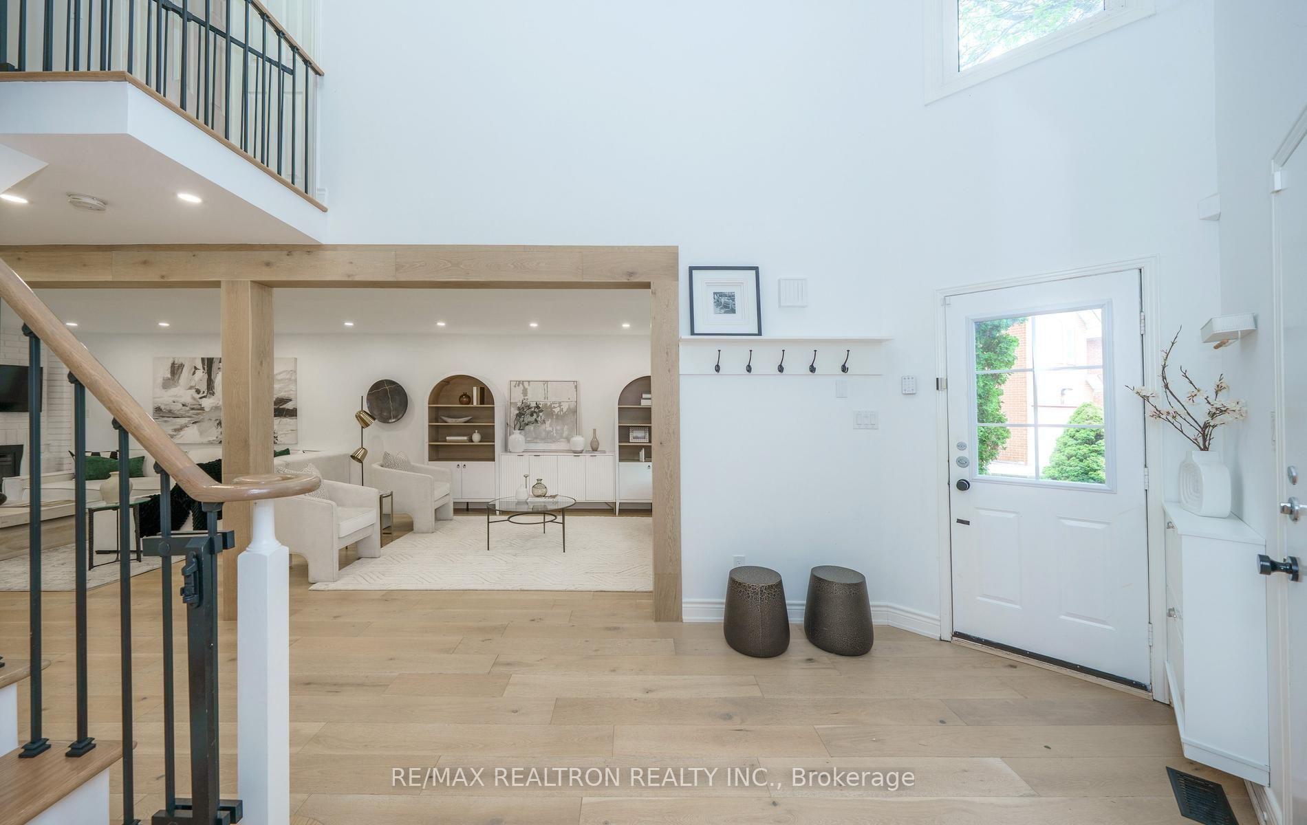 Photo 8 of 46 Michael Court, Vaughan, Crestwood-Springfarm-Yorkhill — HOMEH