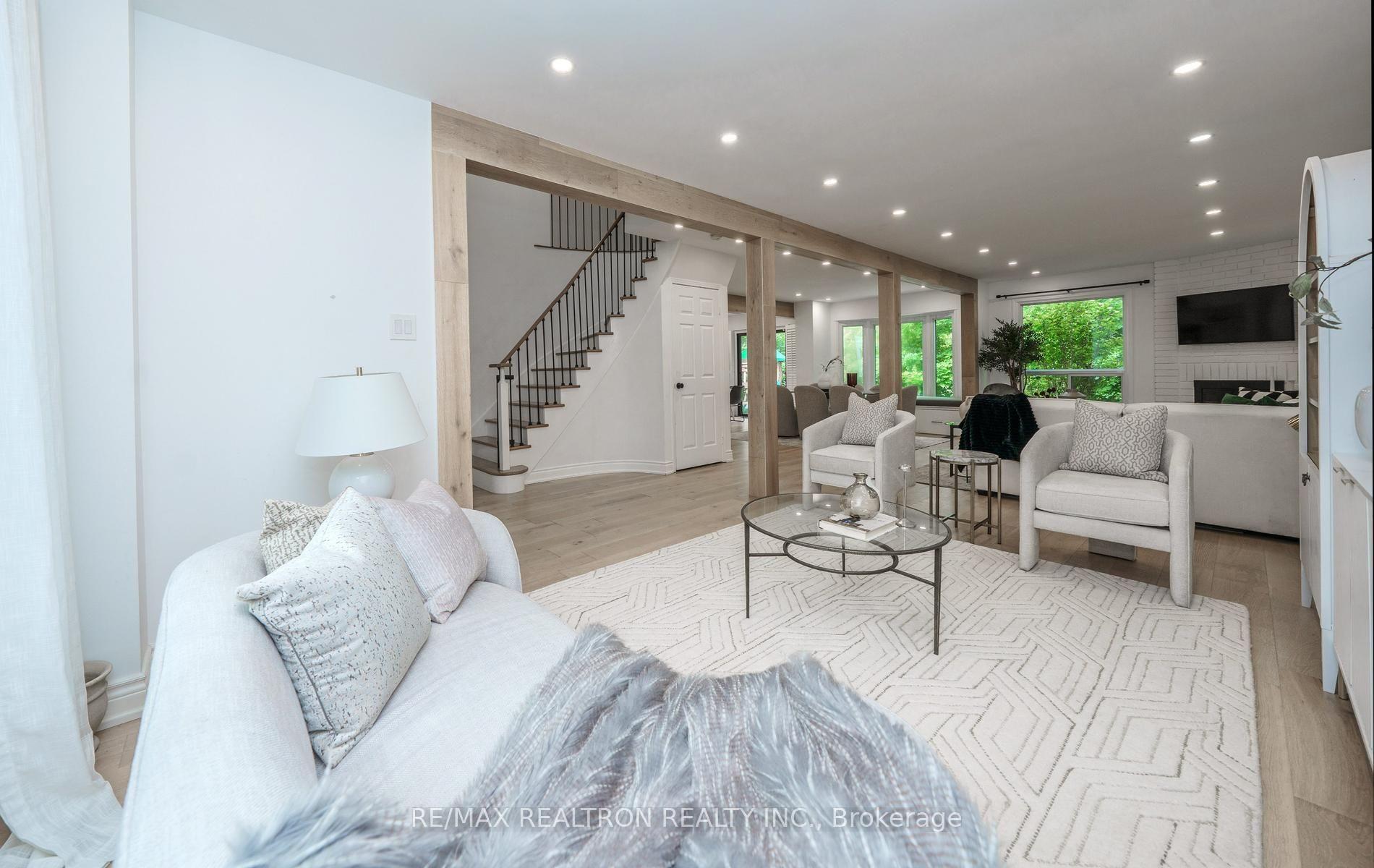 Photo 11 of 46 Michael Court, Vaughan, Crestwood-Springfarm-Yorkhill — HOMEH