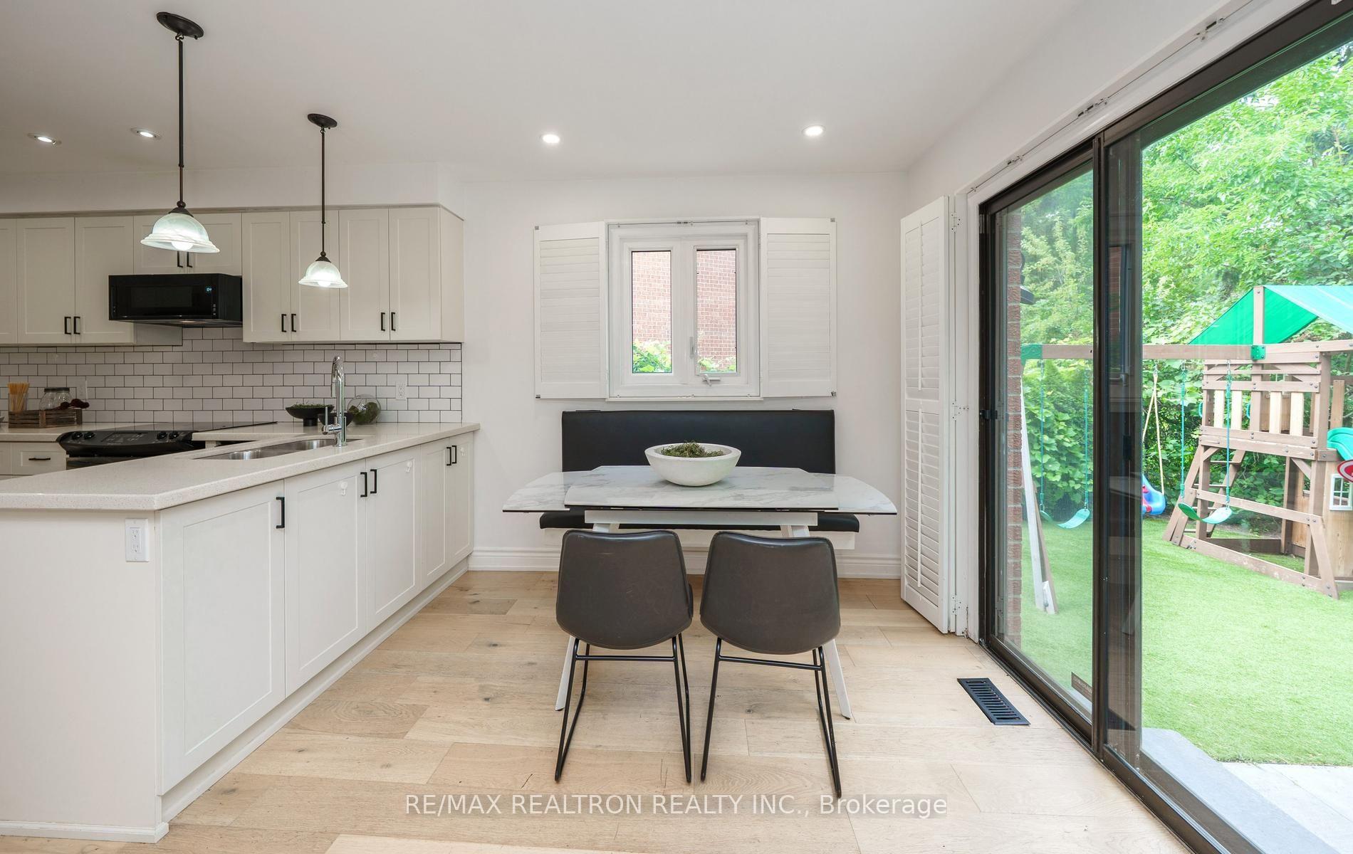 Photo 24 of 46 Michael Court, Vaughan, Crestwood-Springfarm-Yorkhill — HOMEH