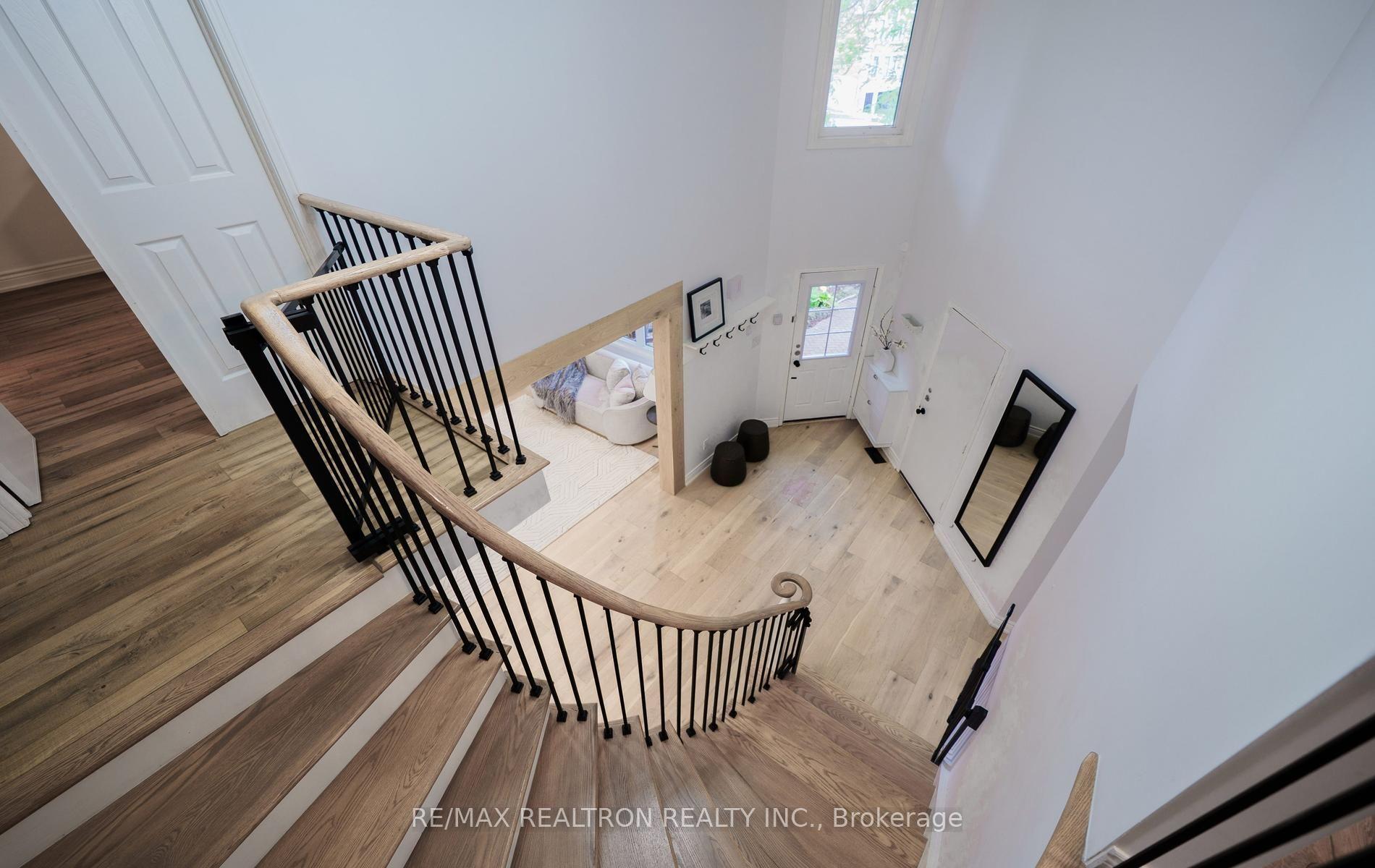 Photo 26 of 46 Michael Court, Vaughan, Crestwood-Springfarm-Yorkhill — HOMEH