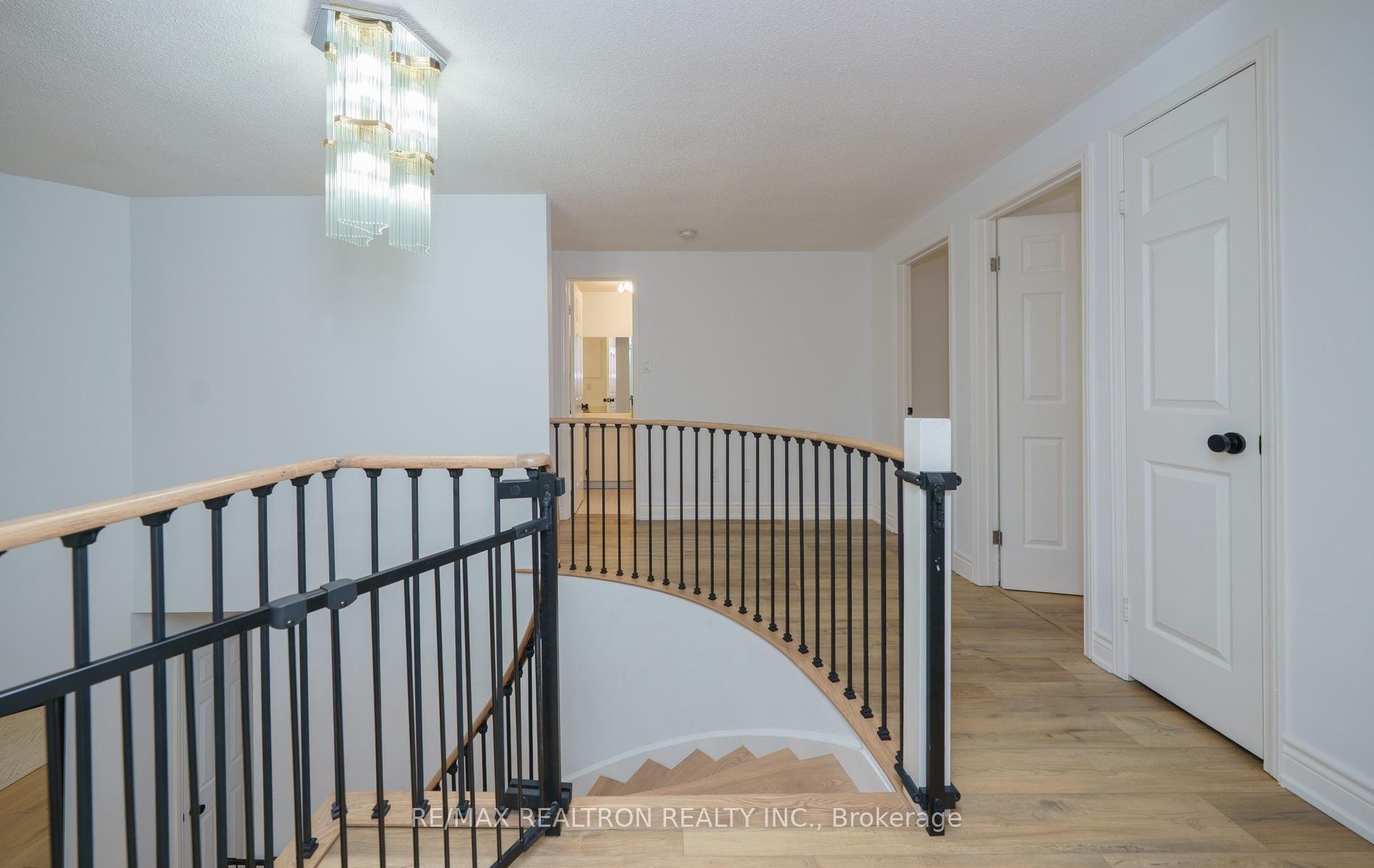 Photo 27 of 46 Michael Court, Vaughan, Crestwood-Springfarm-Yorkhill — HOMEH