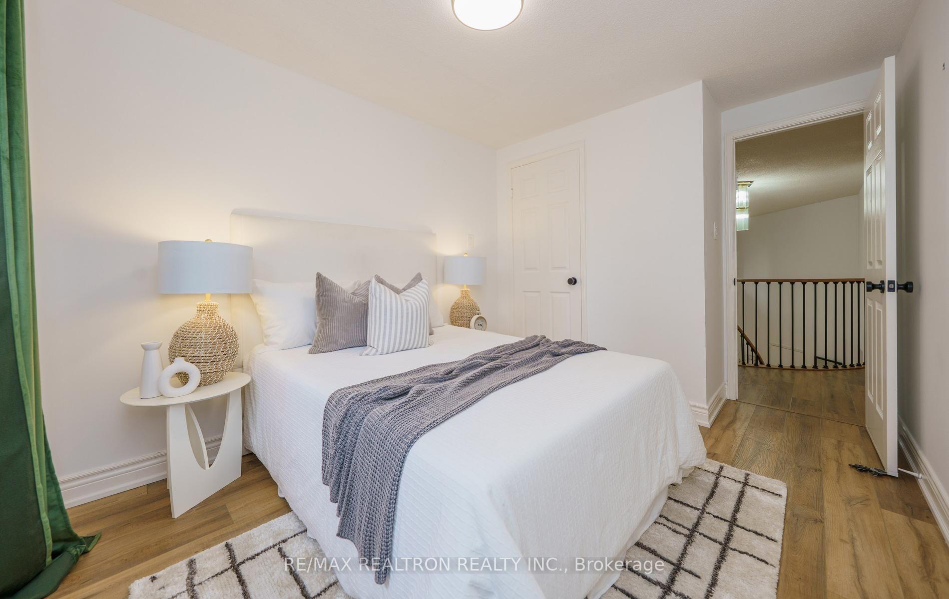 Photo 35 of 46 Michael Court, Vaughan, Crestwood-Springfarm-Yorkhill — HOMEH