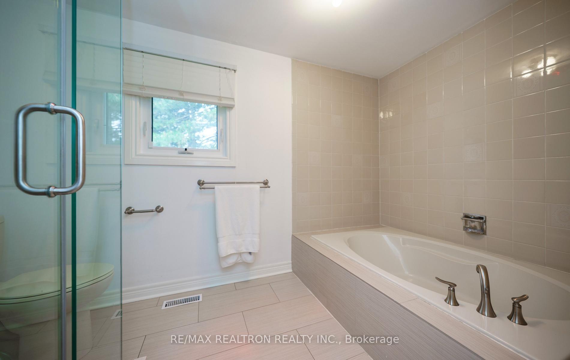 Photo 41 of 46 Michael Court, Vaughan, Crestwood-Springfarm-Yorkhill — HOMEH