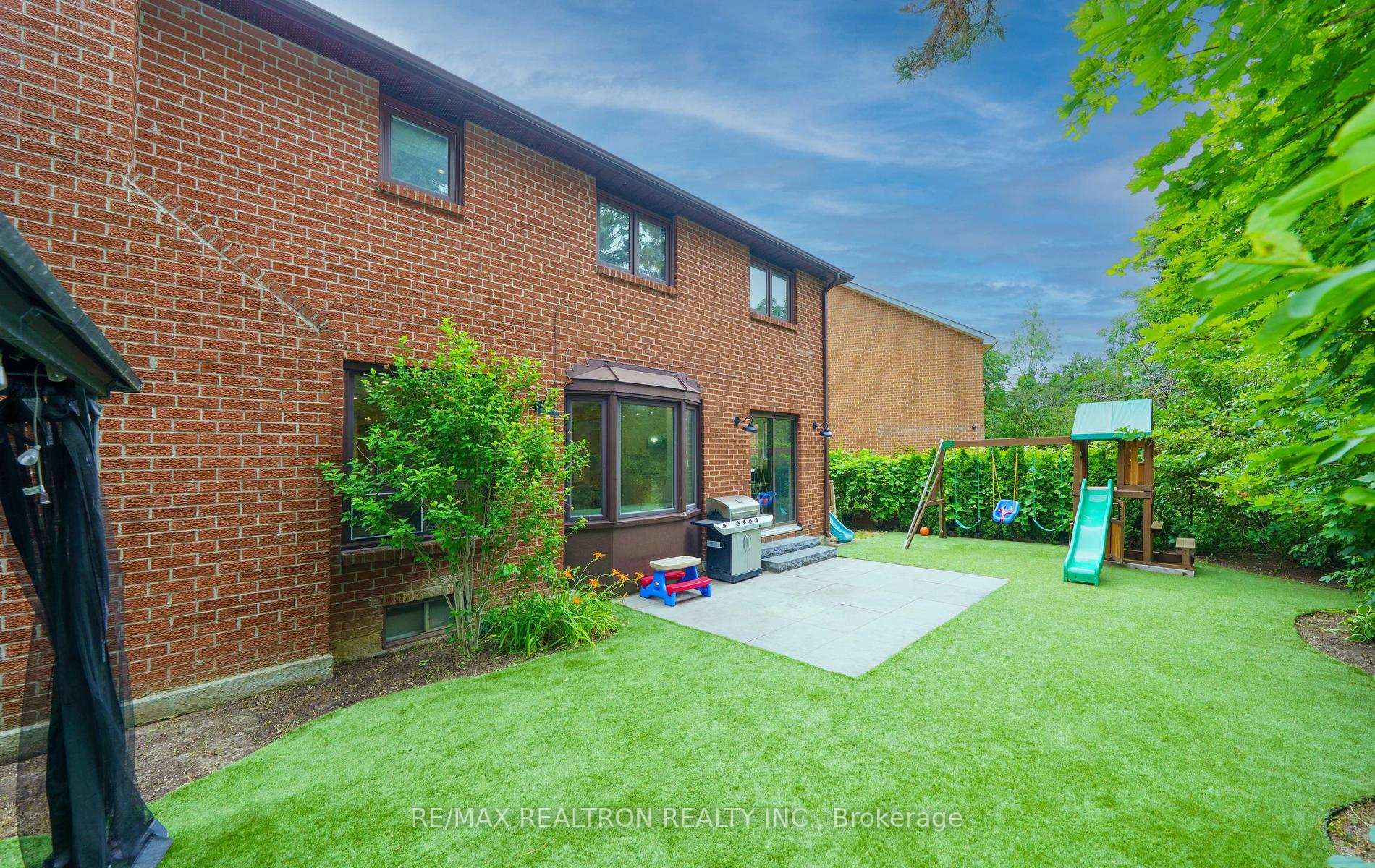 Photo 43 of 46 Michael Court, Vaughan, Crestwood-Springfarm-Yorkhill — HOMEH