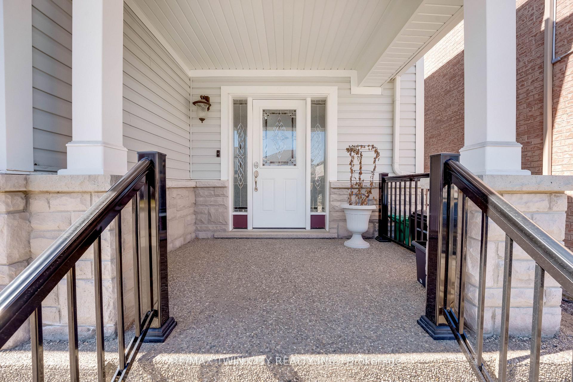 Photo 3 of 334 Apple Hill Crescent, Kitchener, Trussler — HOMEH